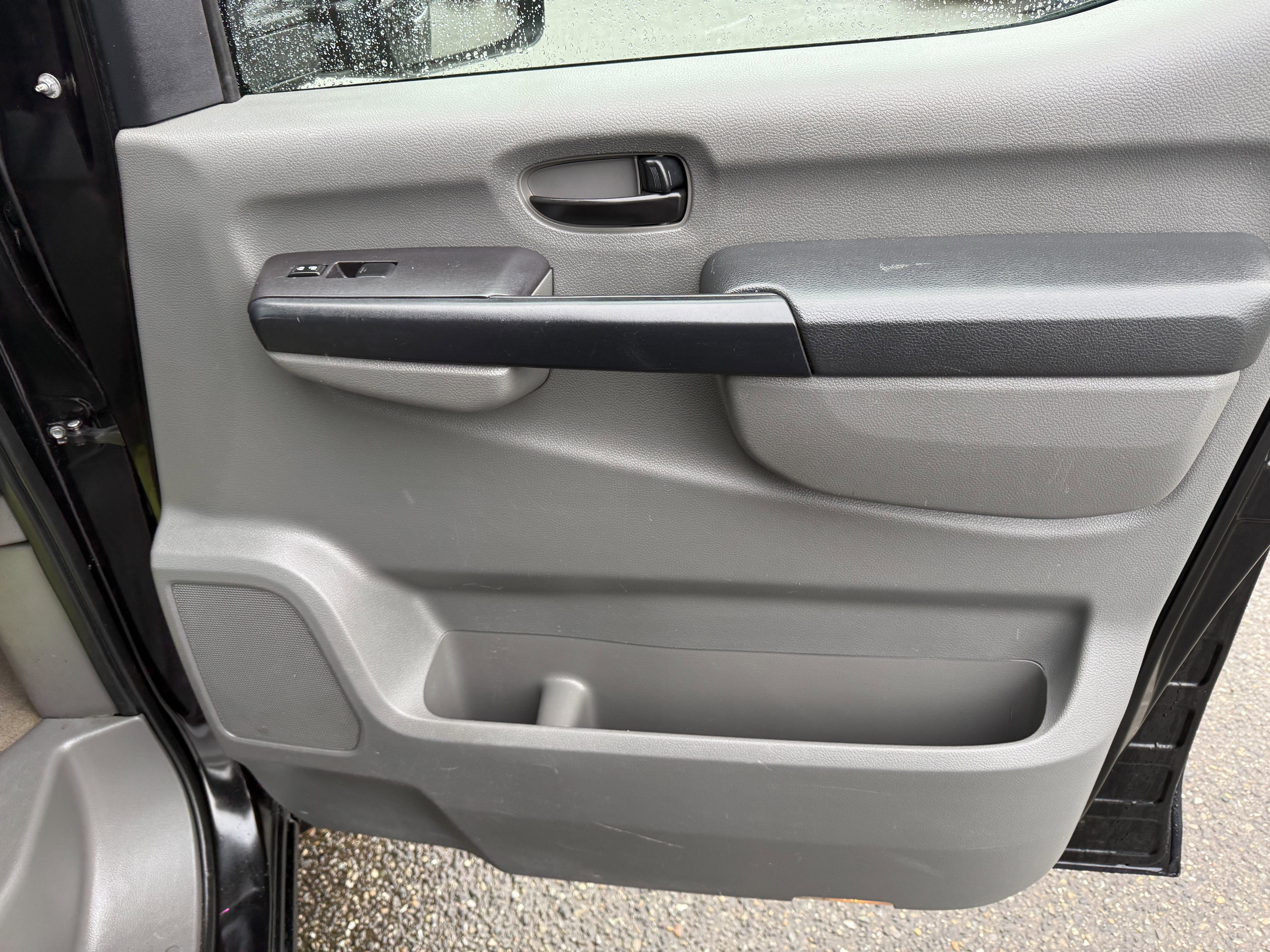 2015 Nissan NV Passenger NV3500 HD SL V8