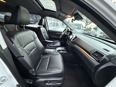 2022 Honda Pilot AWD Black Edition