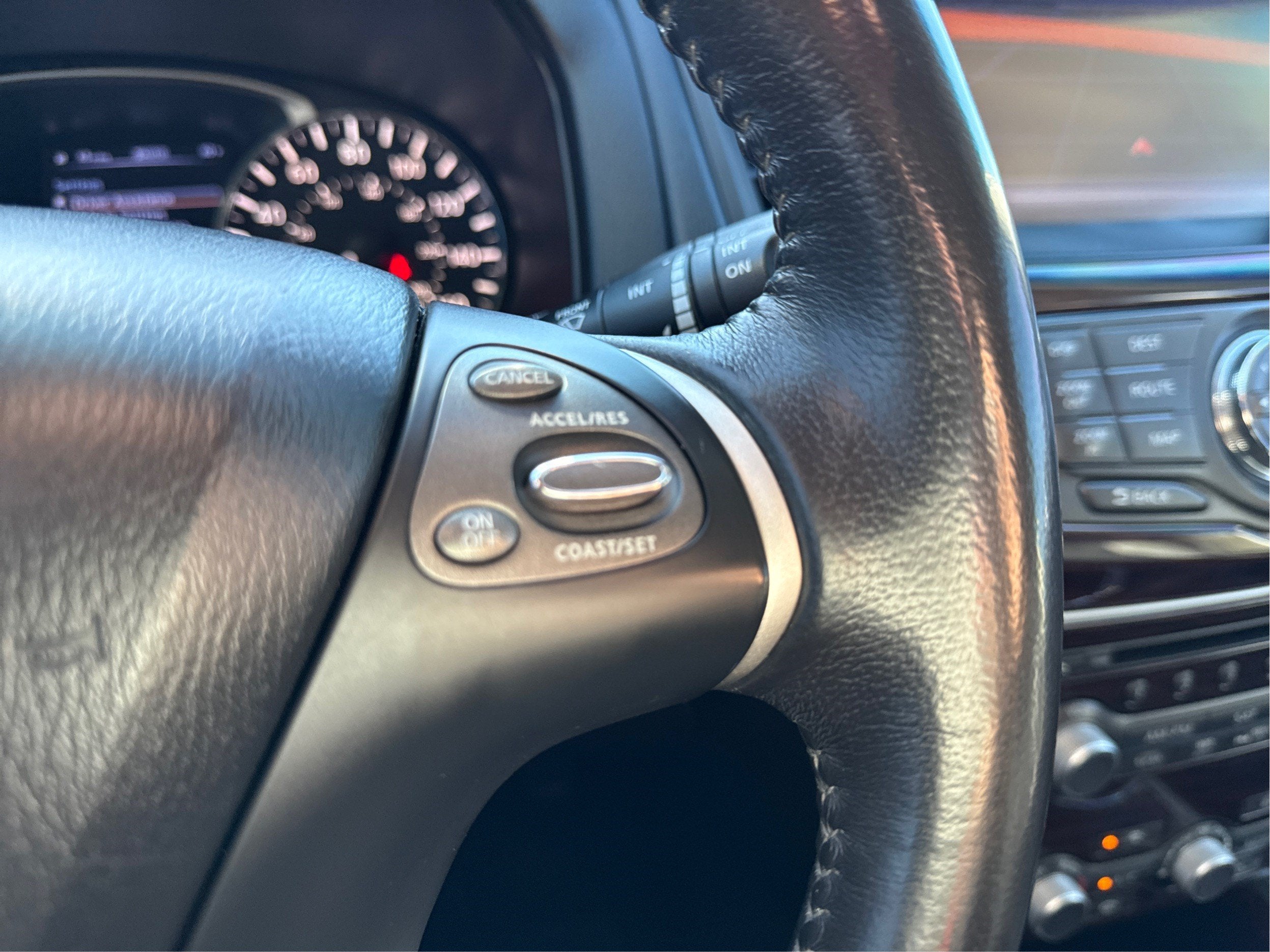 2014 Nissan Pathfinder SL