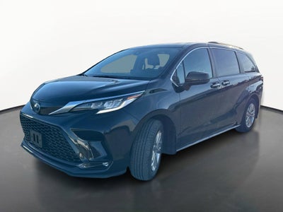 2022 Toyota Sienna XSE