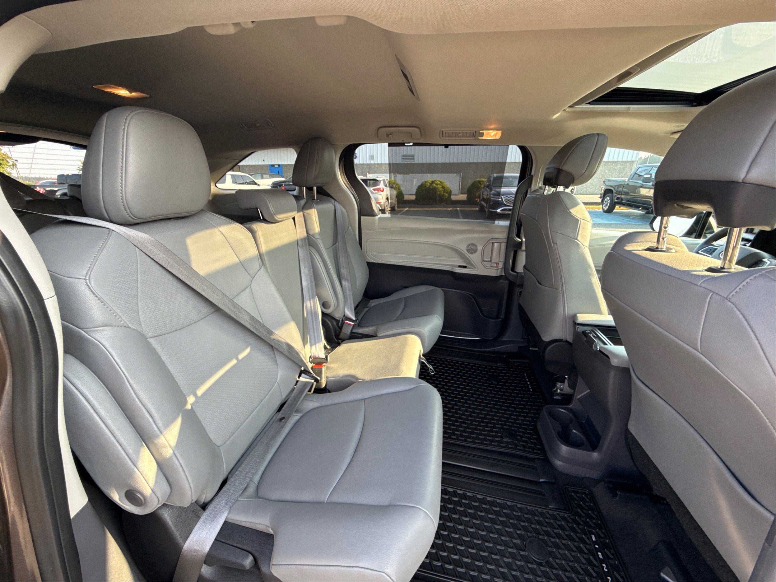 2024 Toyota Sienna LE