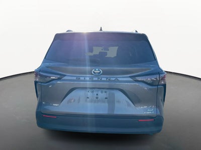 2024 Toyota Sienna LE