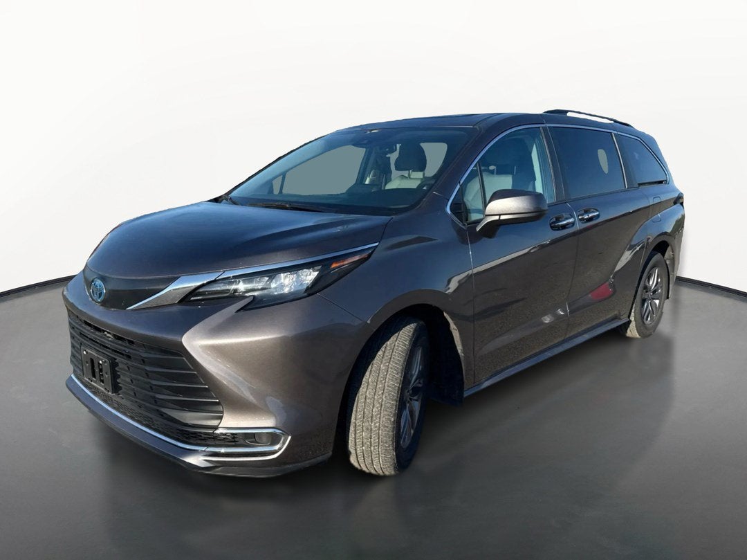 2024 Toyota Sienna LE