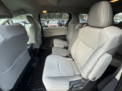 2024 Toyota Sienna LE