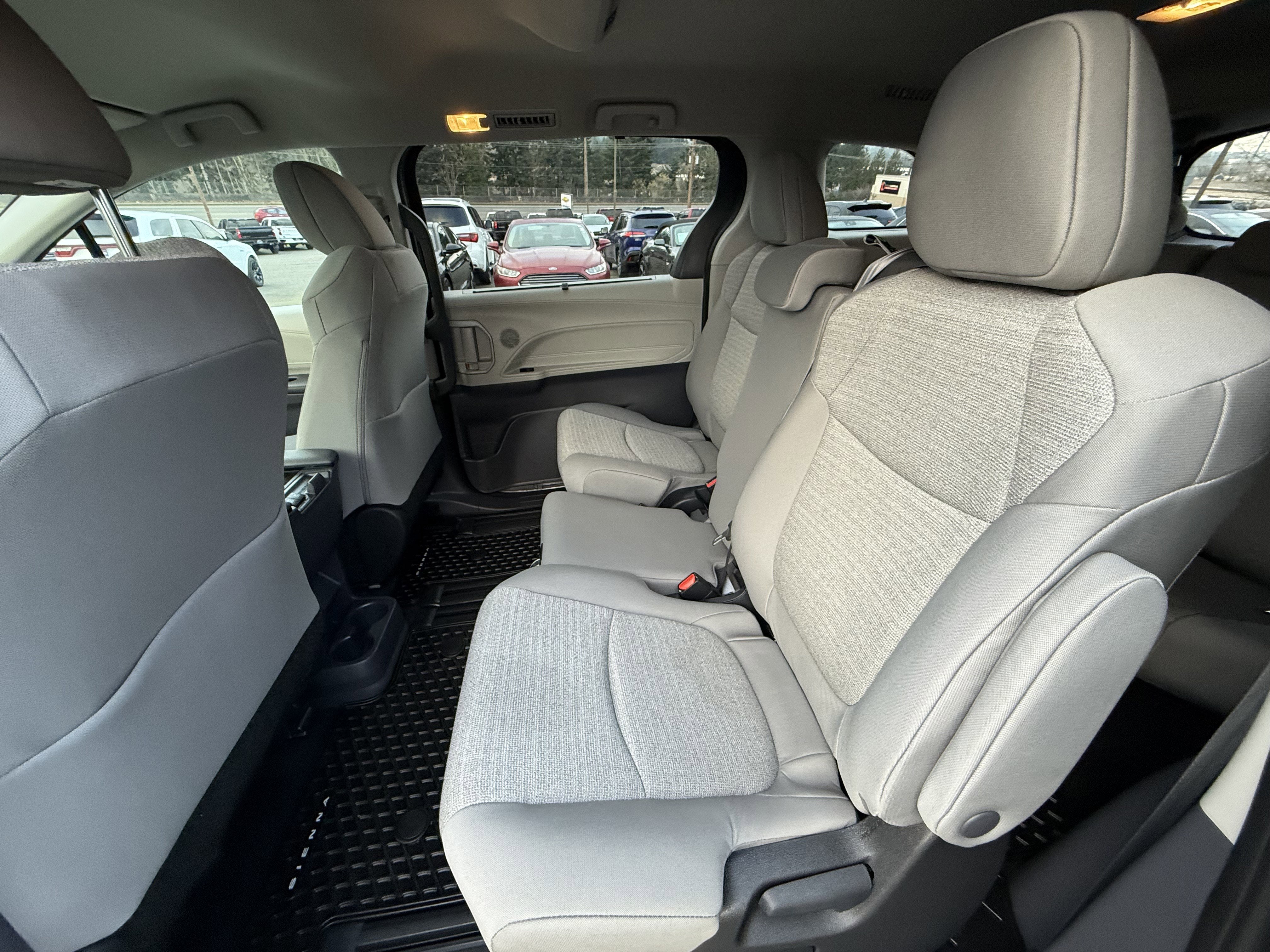 2024 Toyota Sienna LE