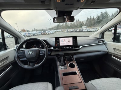 2024 Toyota Sienna LE