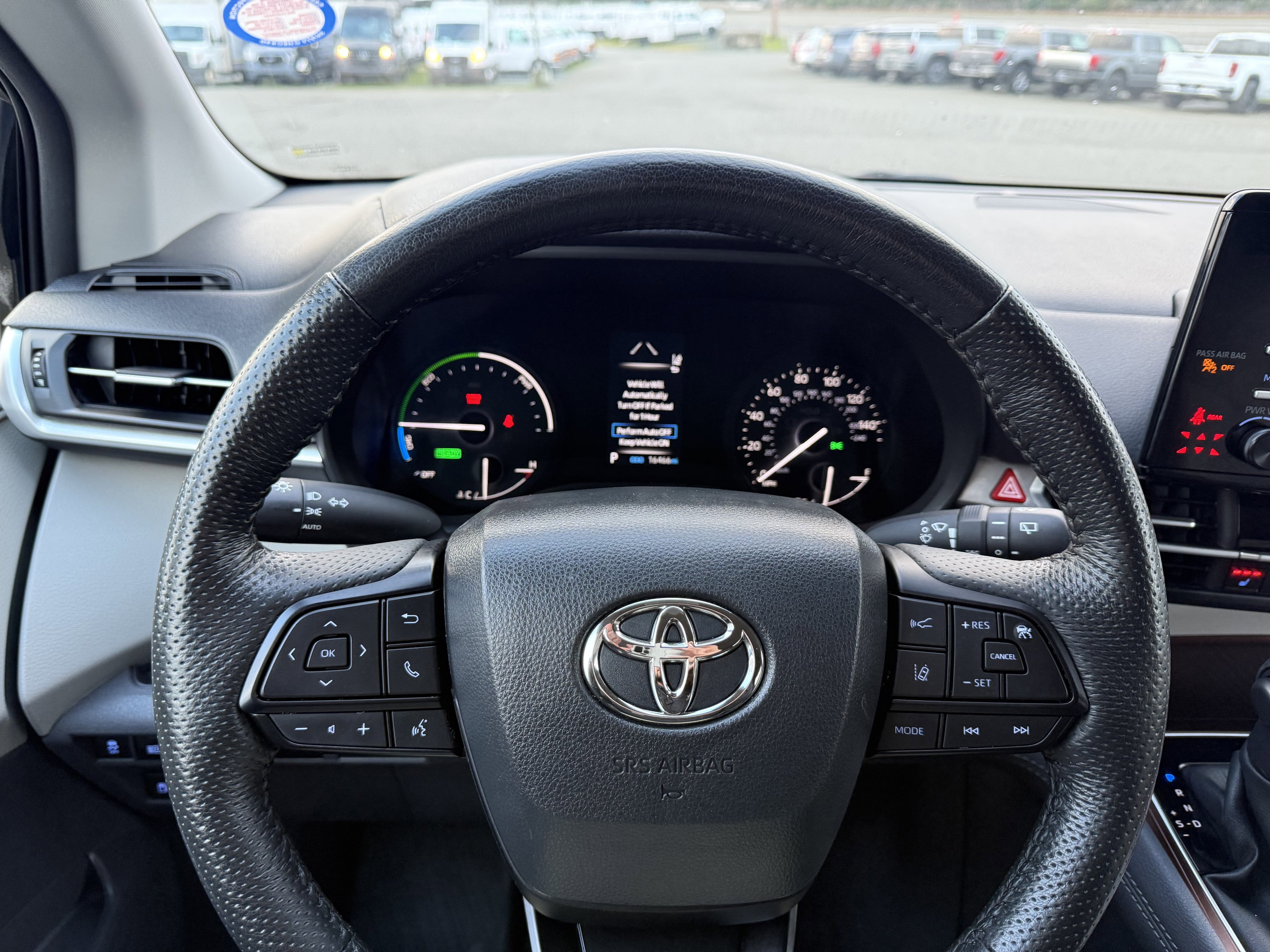 2024 Toyota Sienna LE