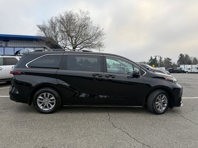 2024 Toyota Sienna LE
