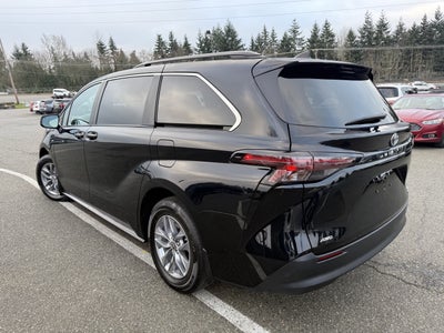 2024 Toyota Sienna LE