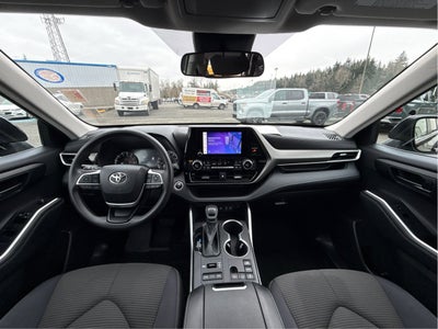 2024 Toyota Highlander LE