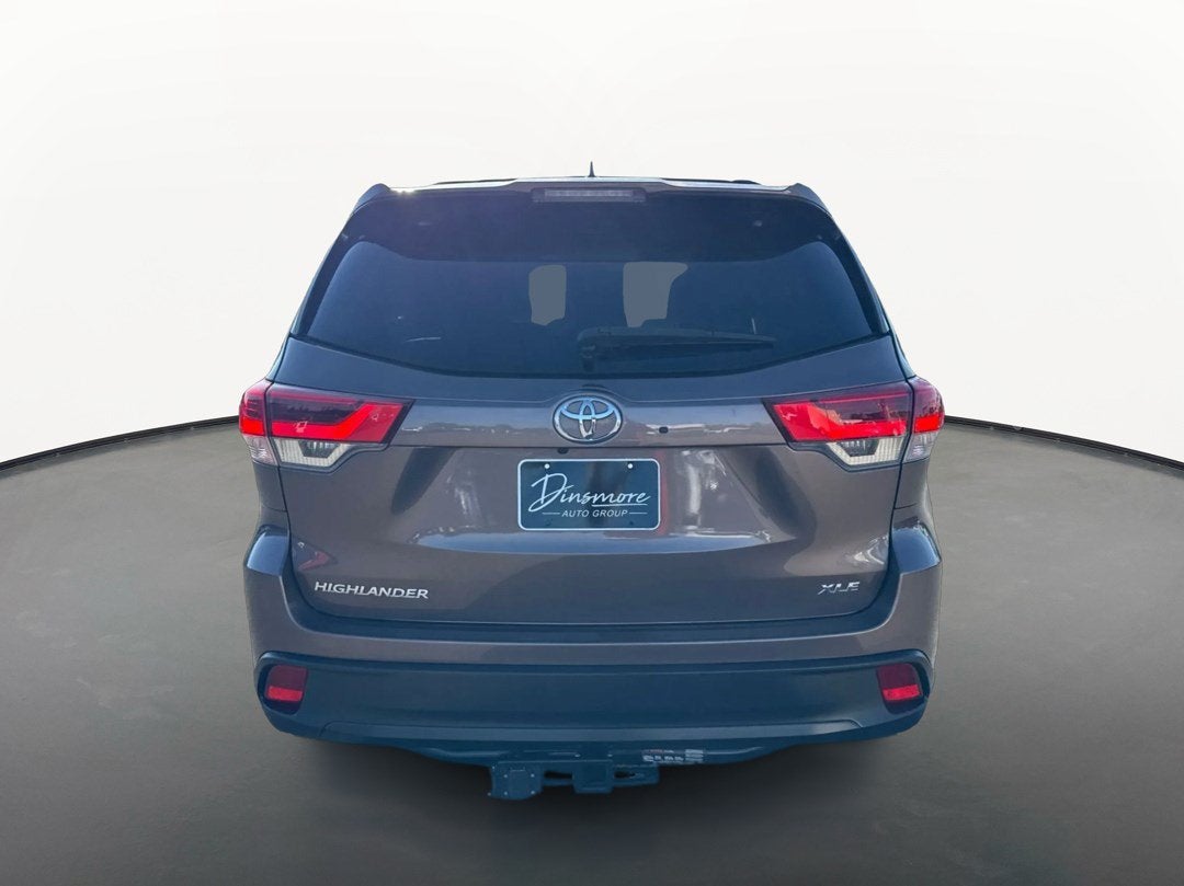 2019 Toyota Highlander SE