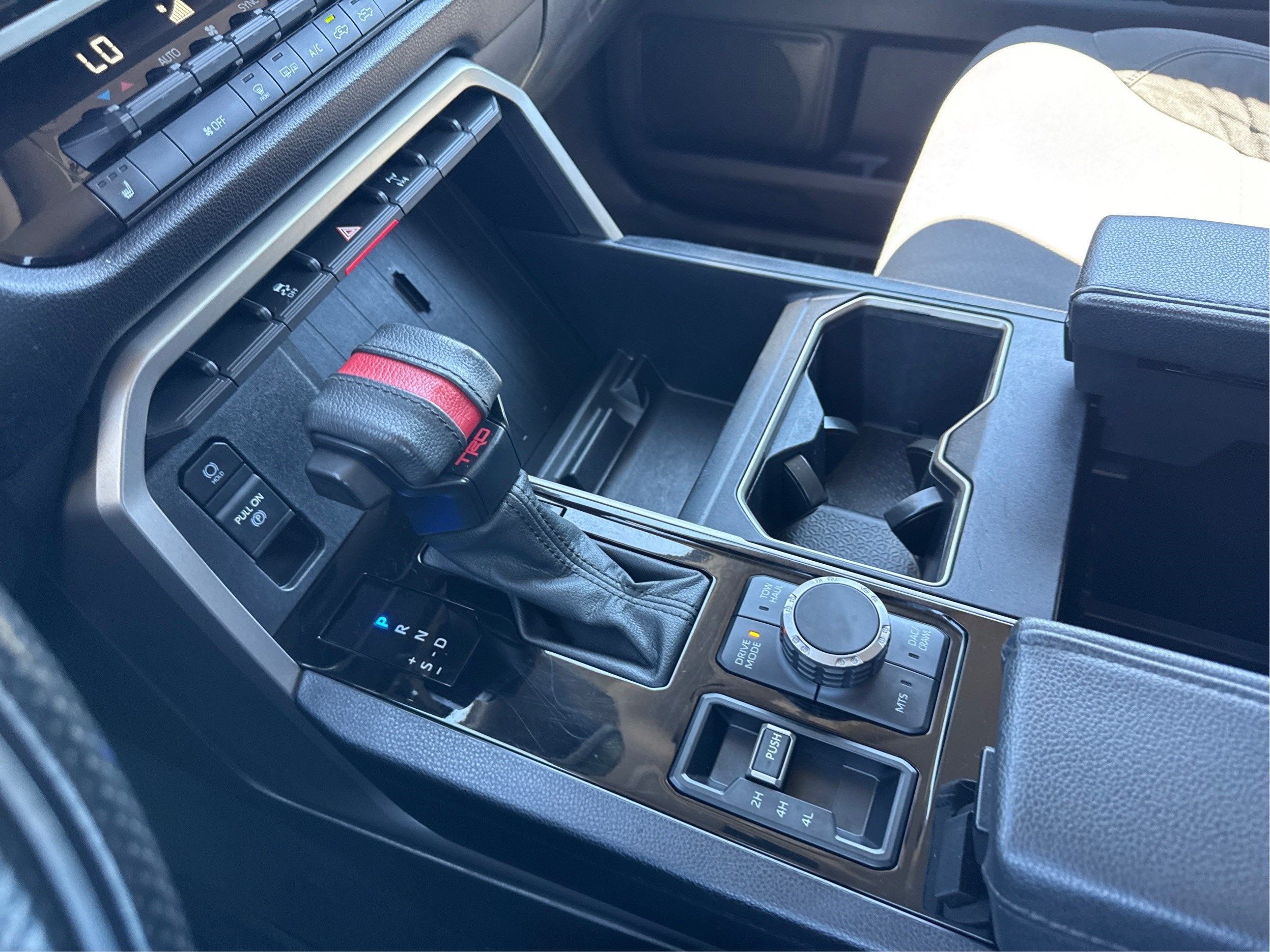2022 Toyota Tundra 4WD SR5