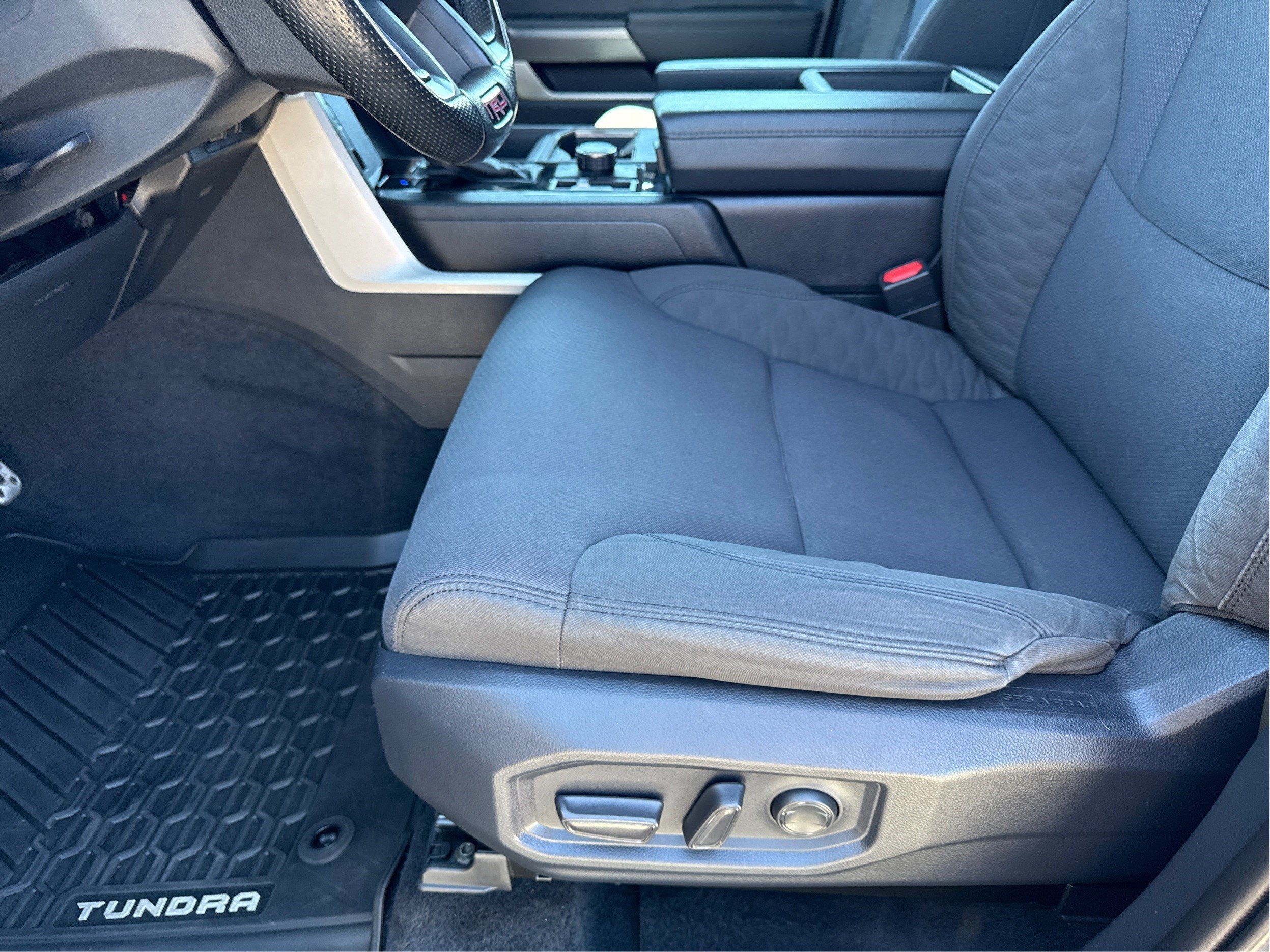 2022 Toyota Tundra 4WD SR5