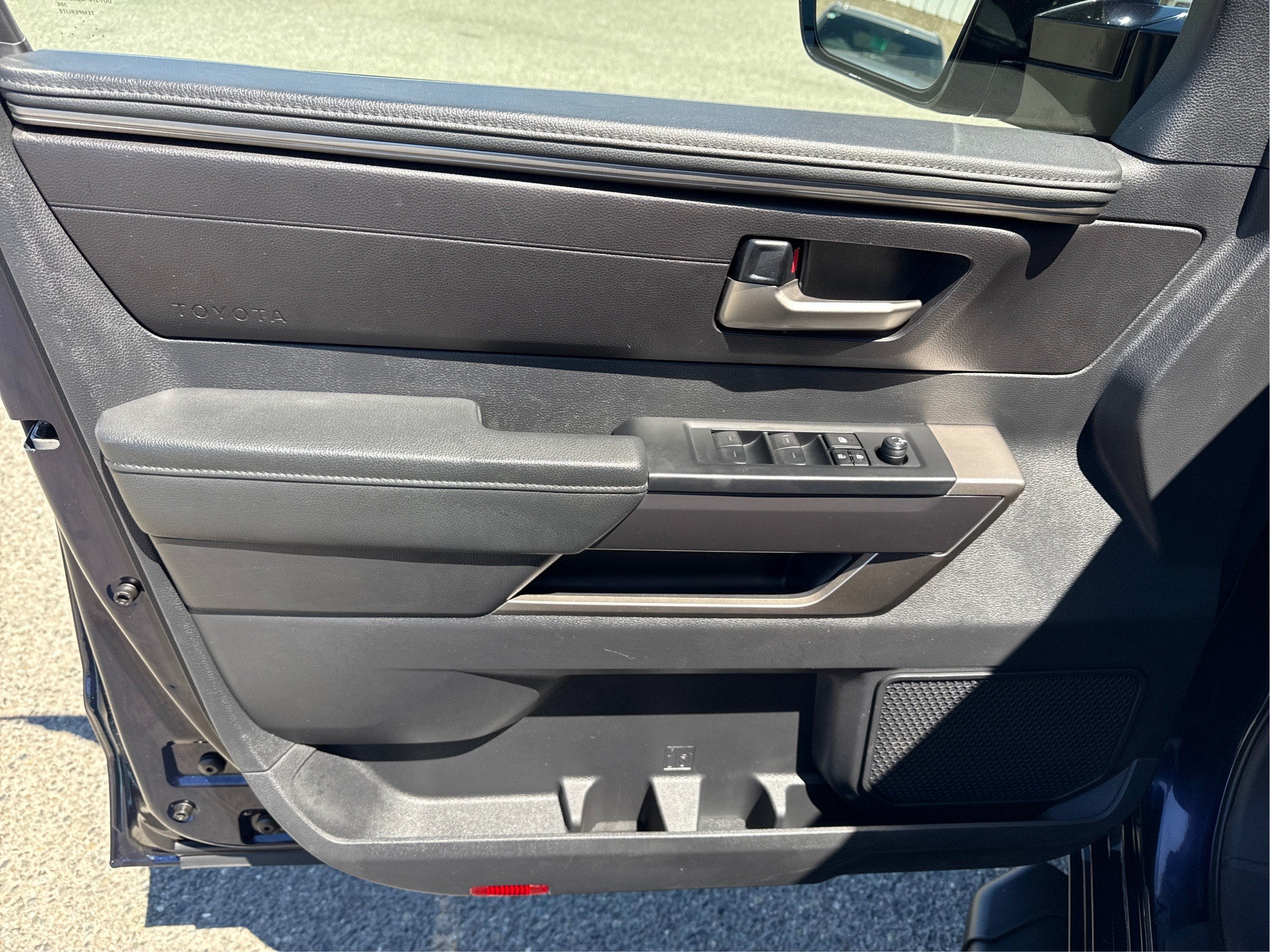2022 Toyota Tundra 4WD SR5