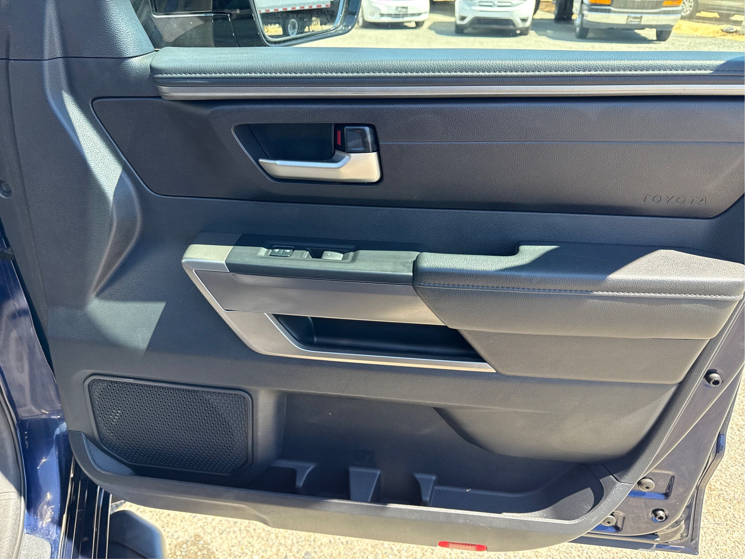 2022 Toyota Tundra 4WD SR5