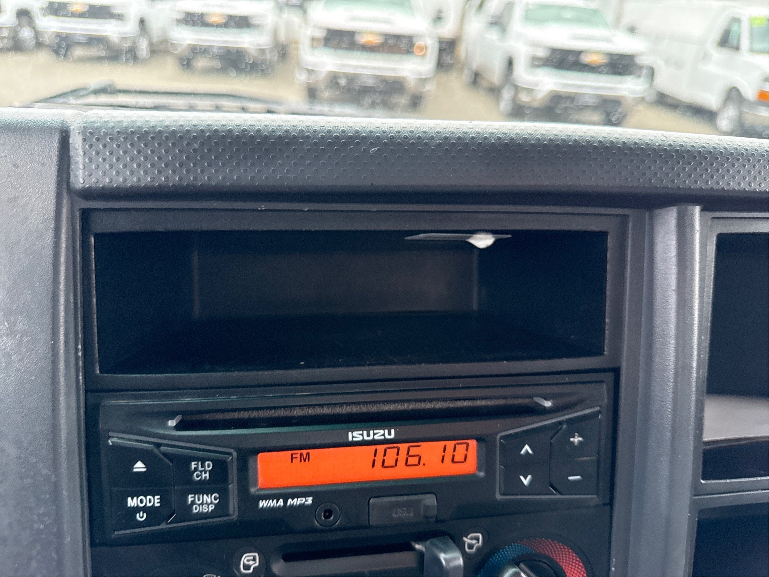 2016 Isuzu NPR DSL REG AT IBT PWL