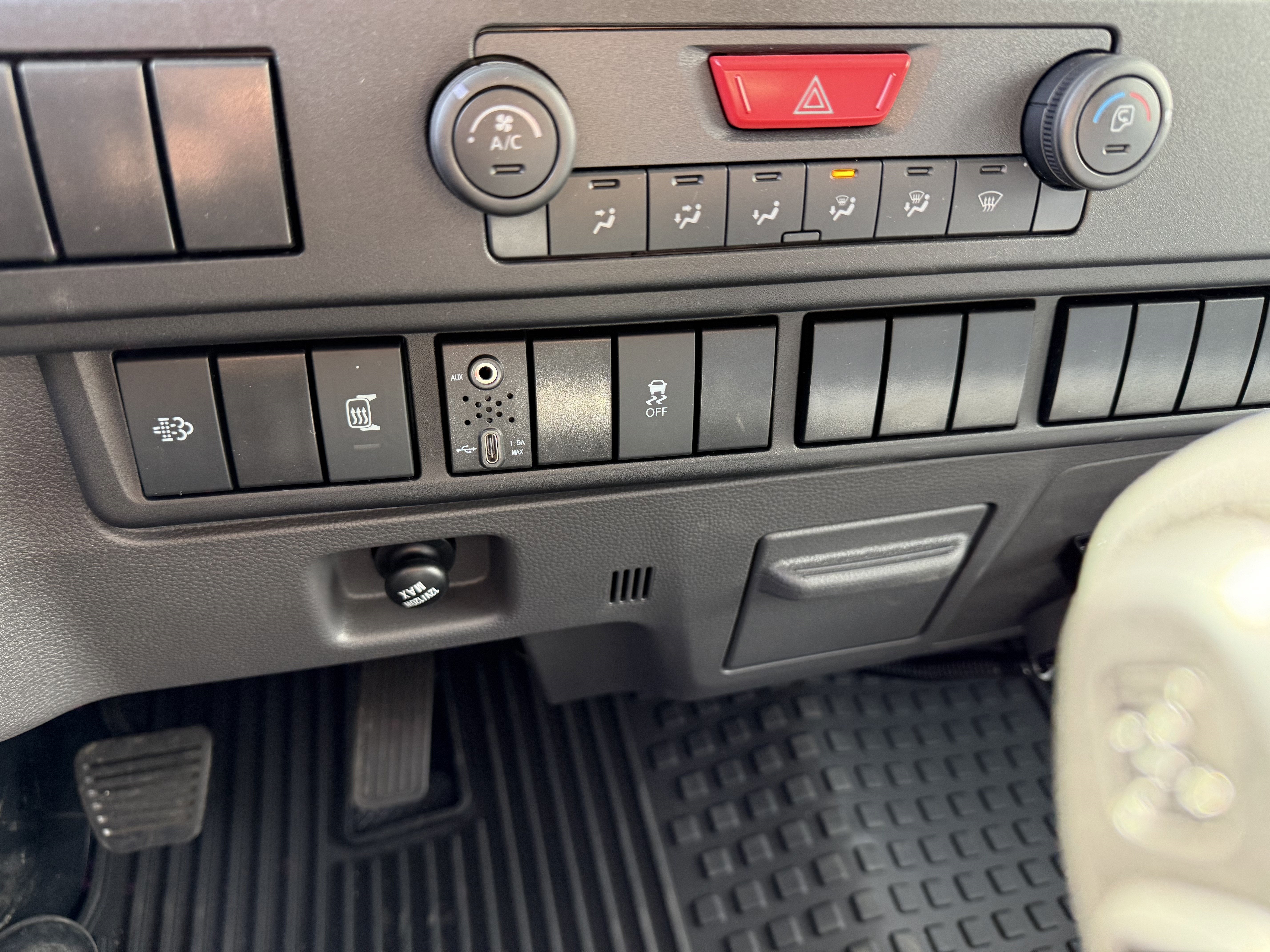 2025 Chevrolet Low Cab Forward 4500 XD Base