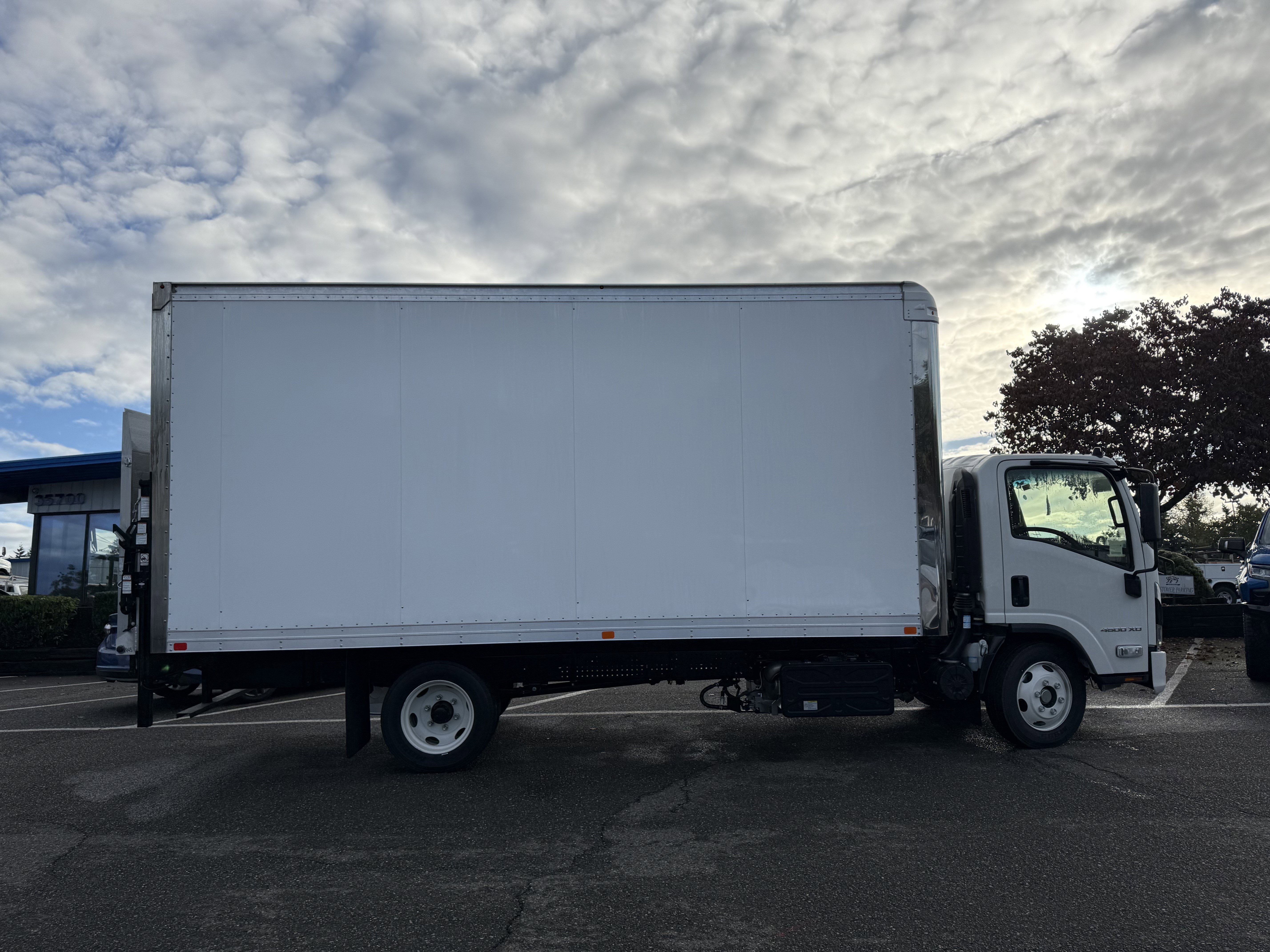 2025 Chevrolet Low Cab Forward 4500 XD 1WT