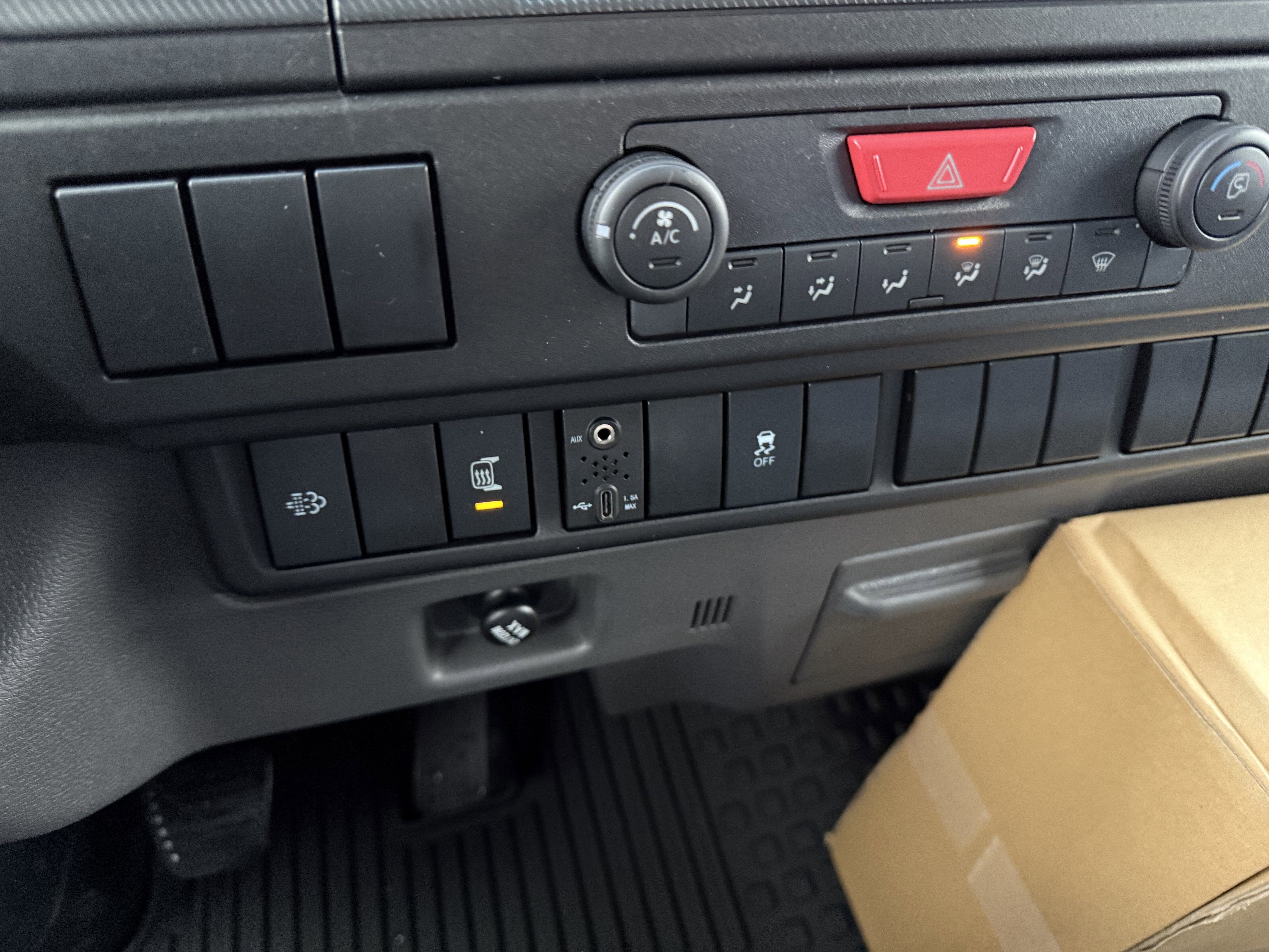 2025 Chevrolet Low Cab Forward 5500 XD Base