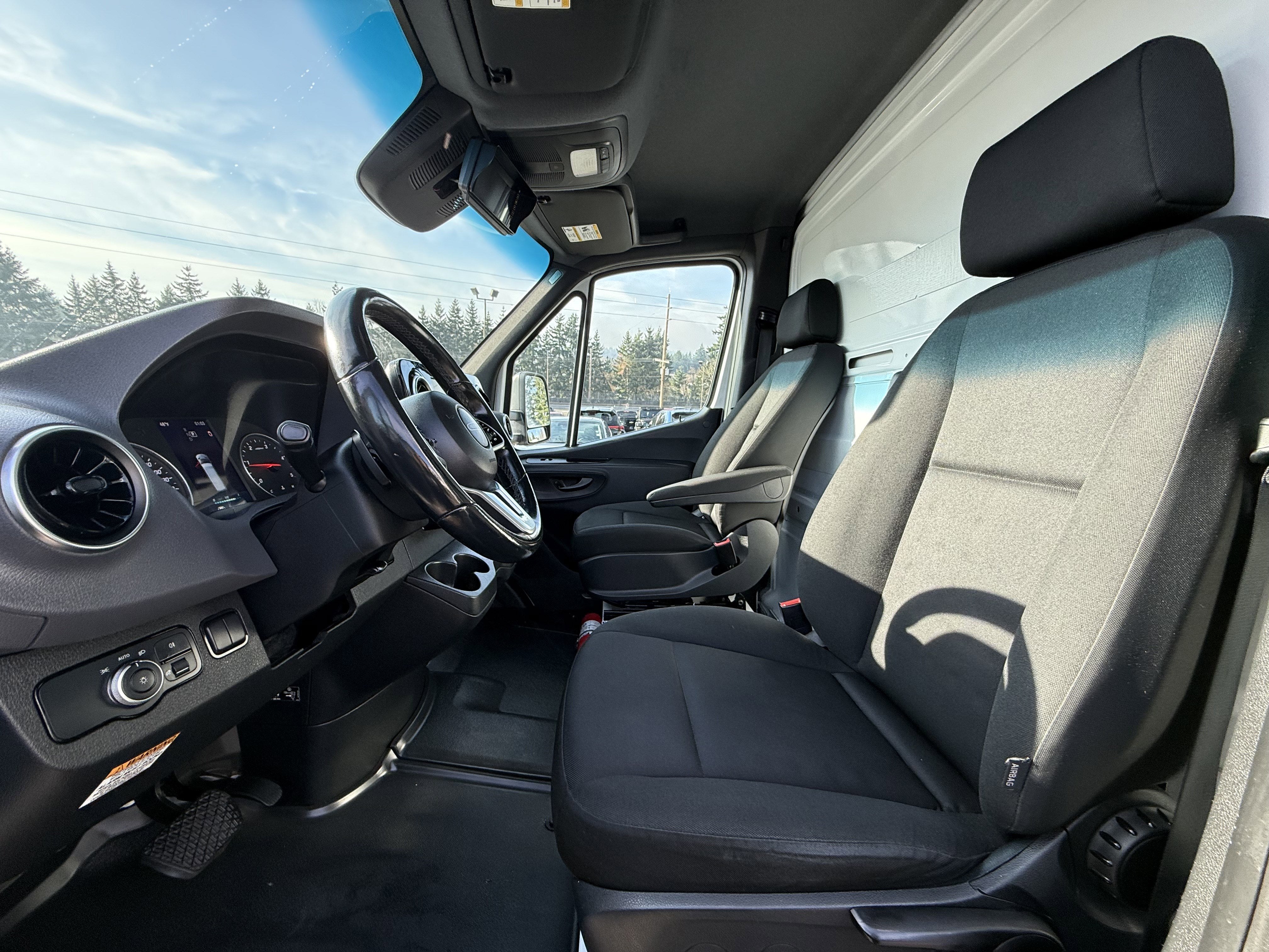 2021 Freightliner Sprinter Cab Chassis Base