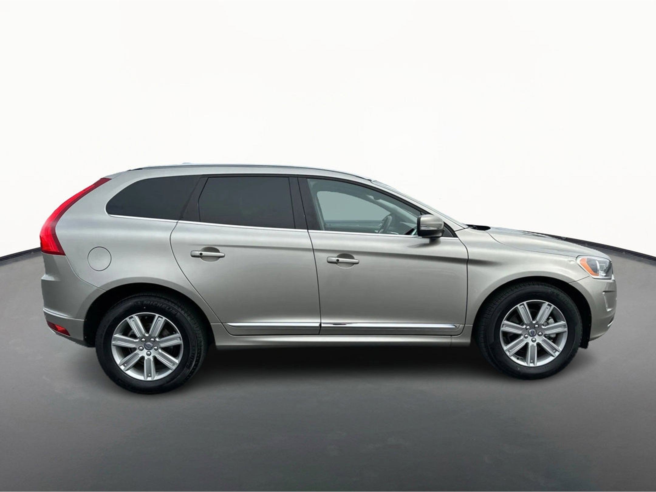 Used 2016 Volvo XC60 T6 with VIN YV449MRK3G2891755 for sale in Federal Way, WA