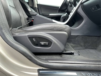 2016 Volvo XC60 T6 Drive-E