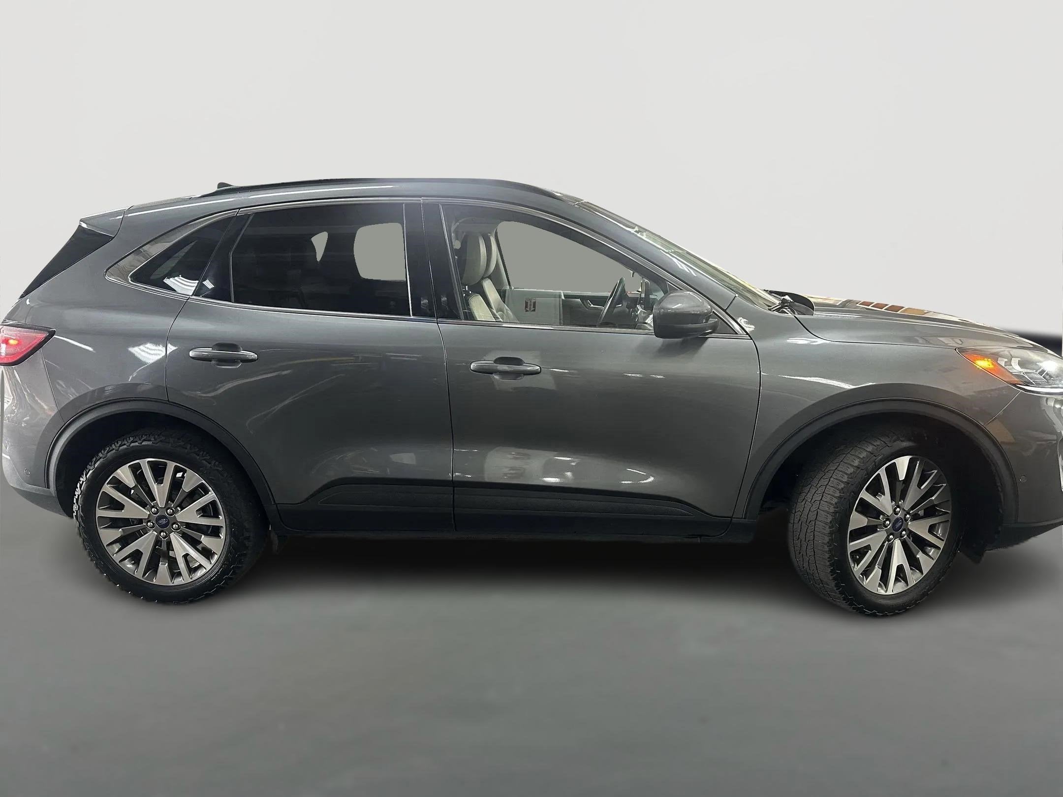 2021 Ford Escape Titanium Hybrid AWD