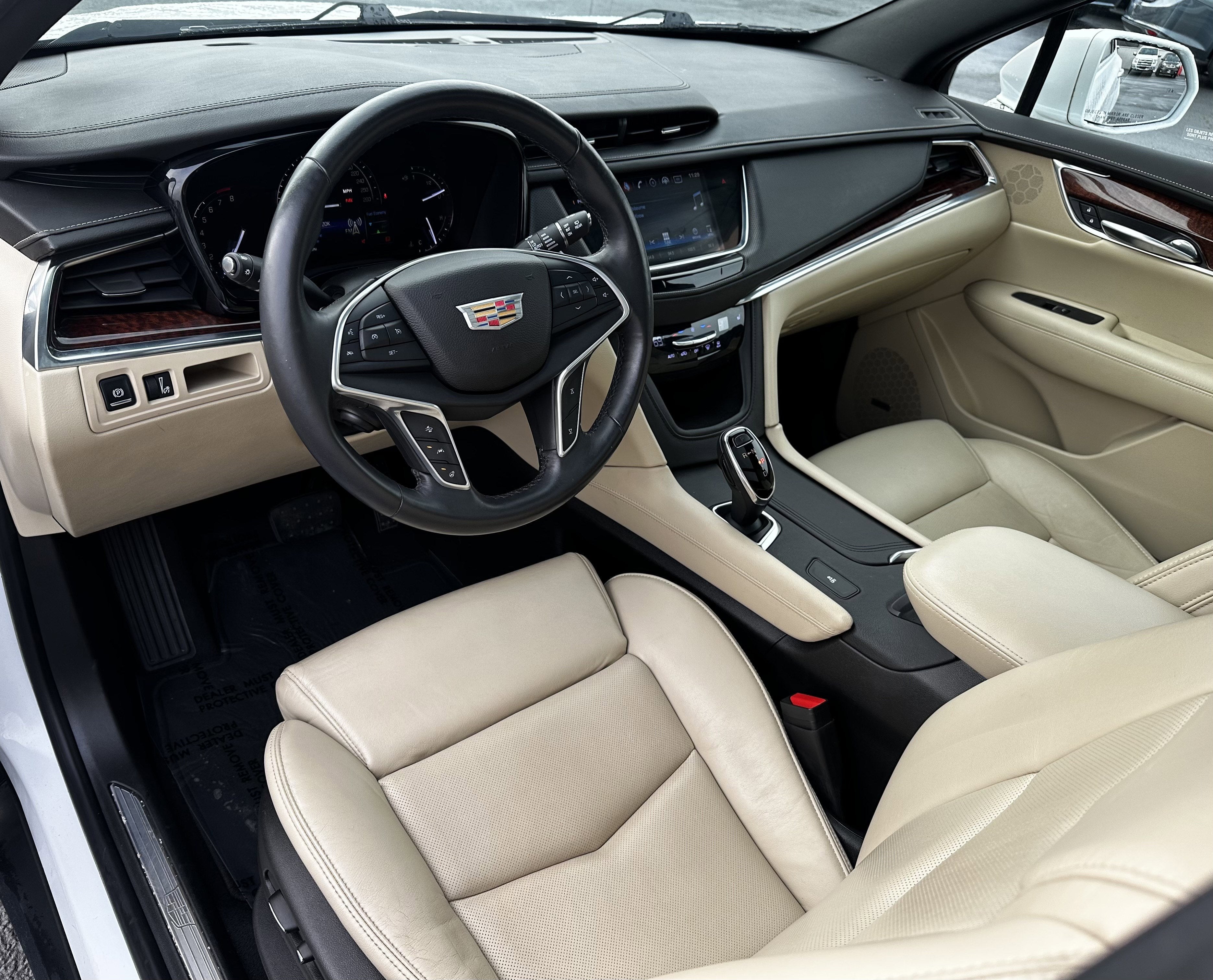 2017 Cadillac XT5 Luxury FWD