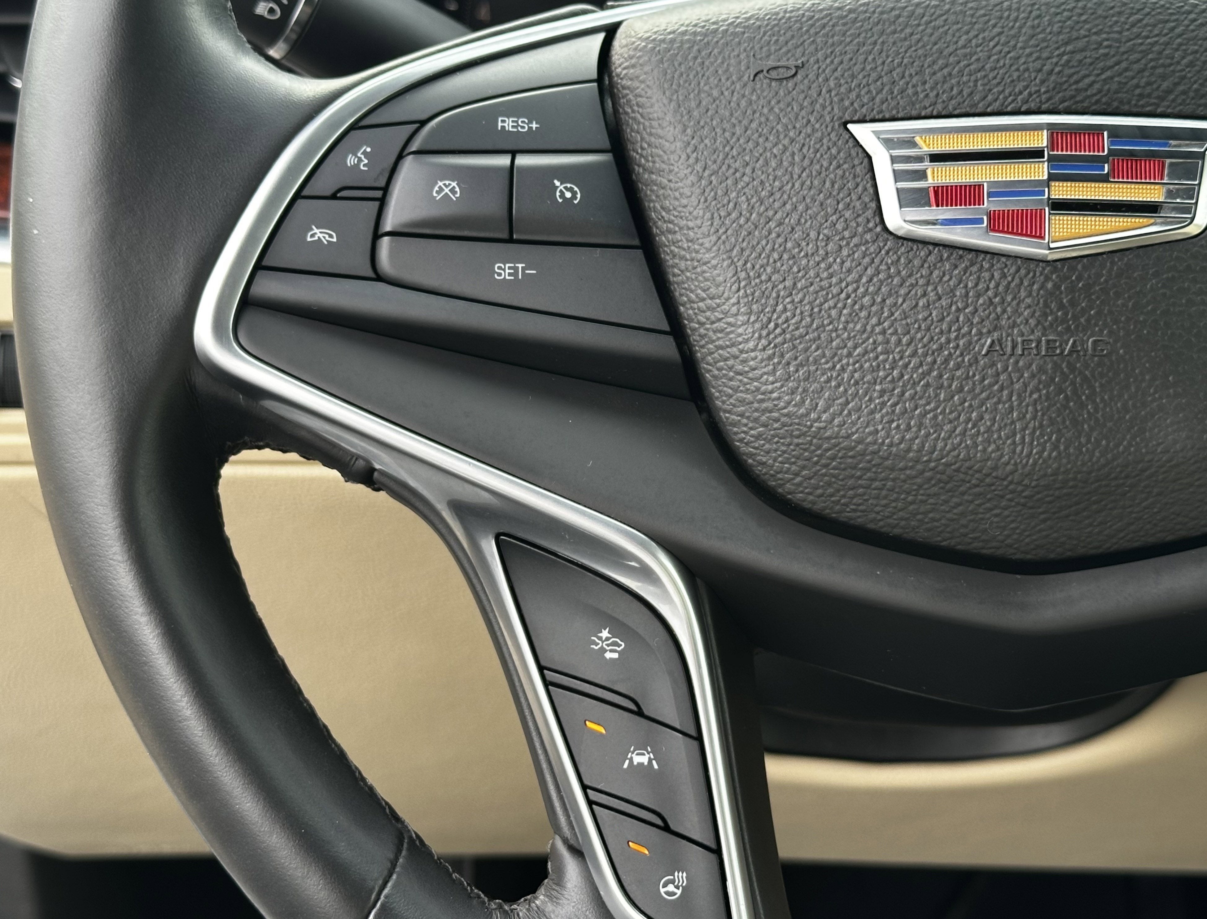 2017 Cadillac XT5 Luxury FWD