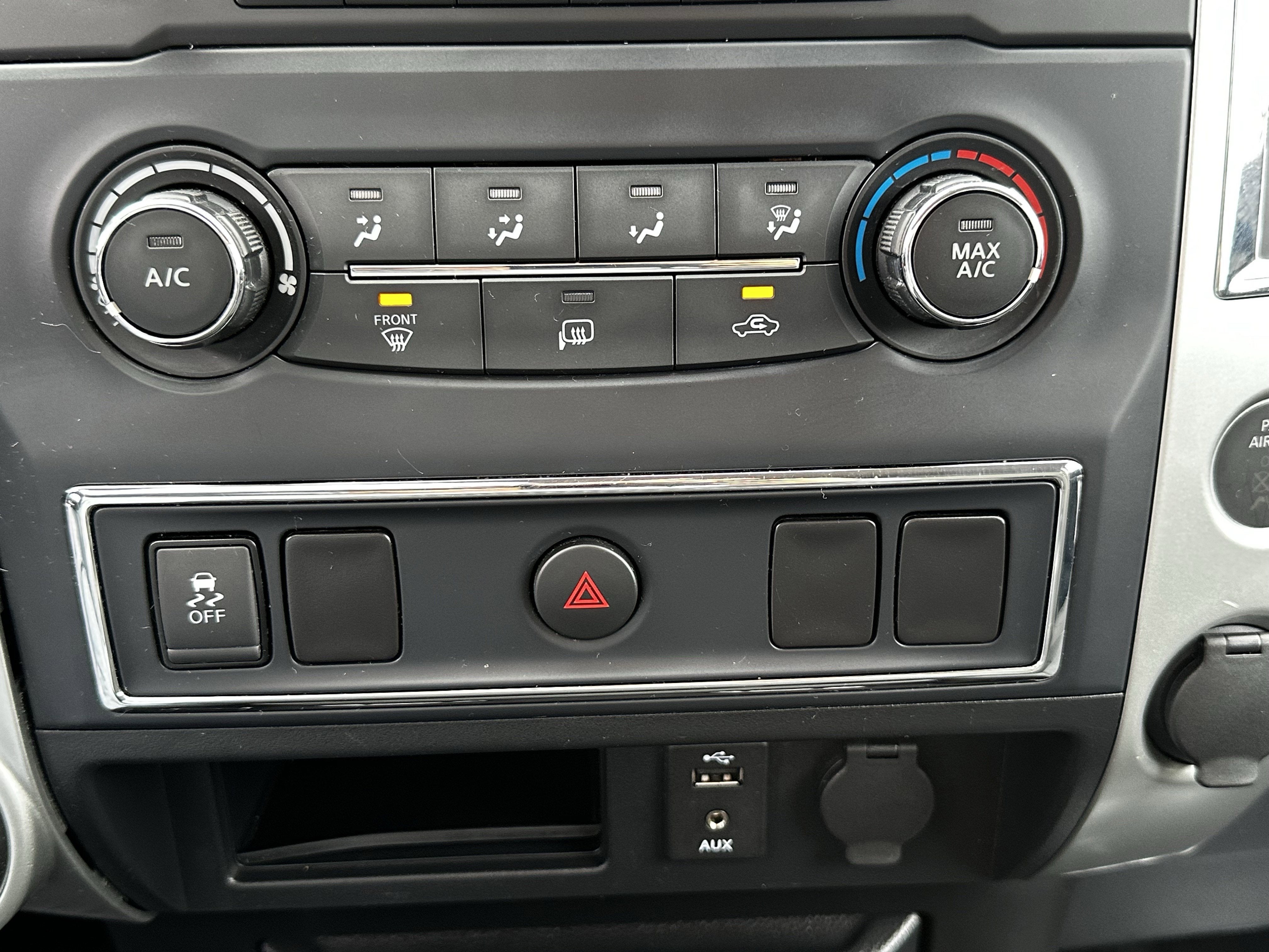 2017 Nissan Titan SV