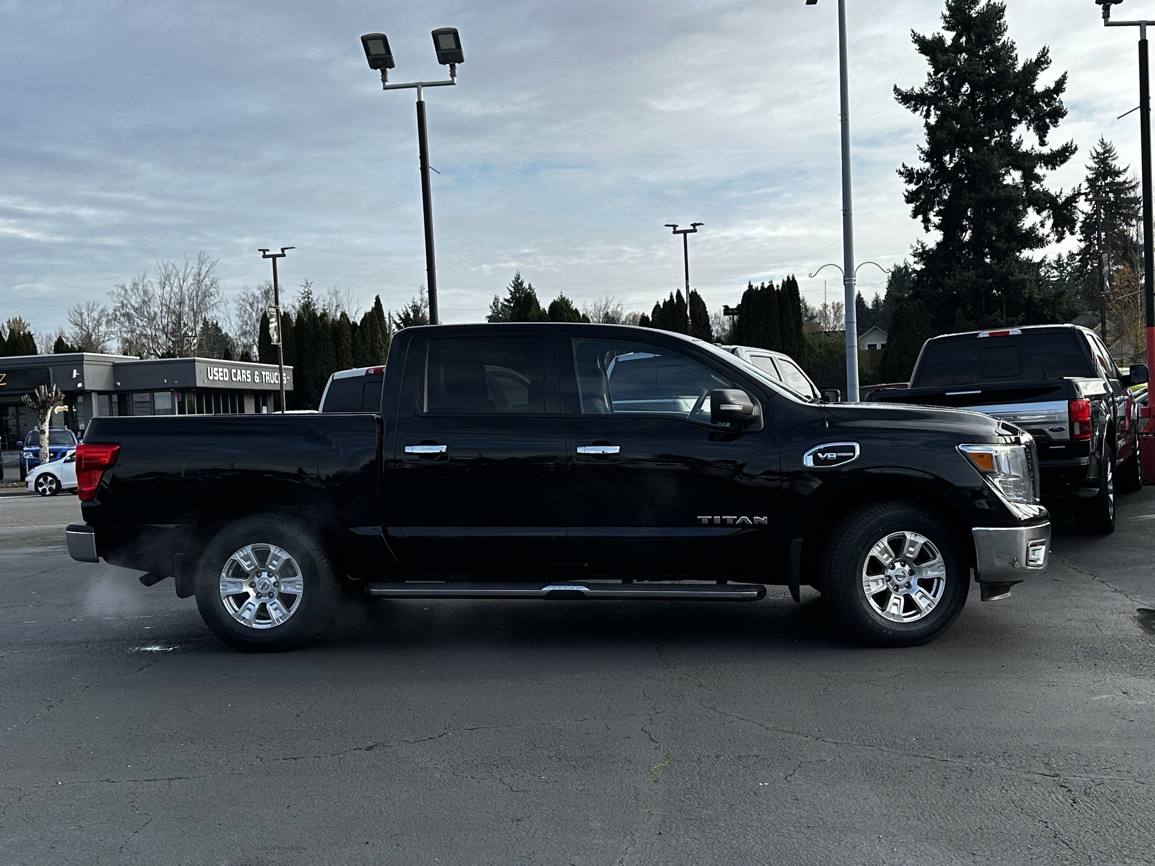 2017 Nissan Titan SV
