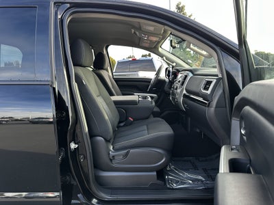 2017 Nissan Titan SV