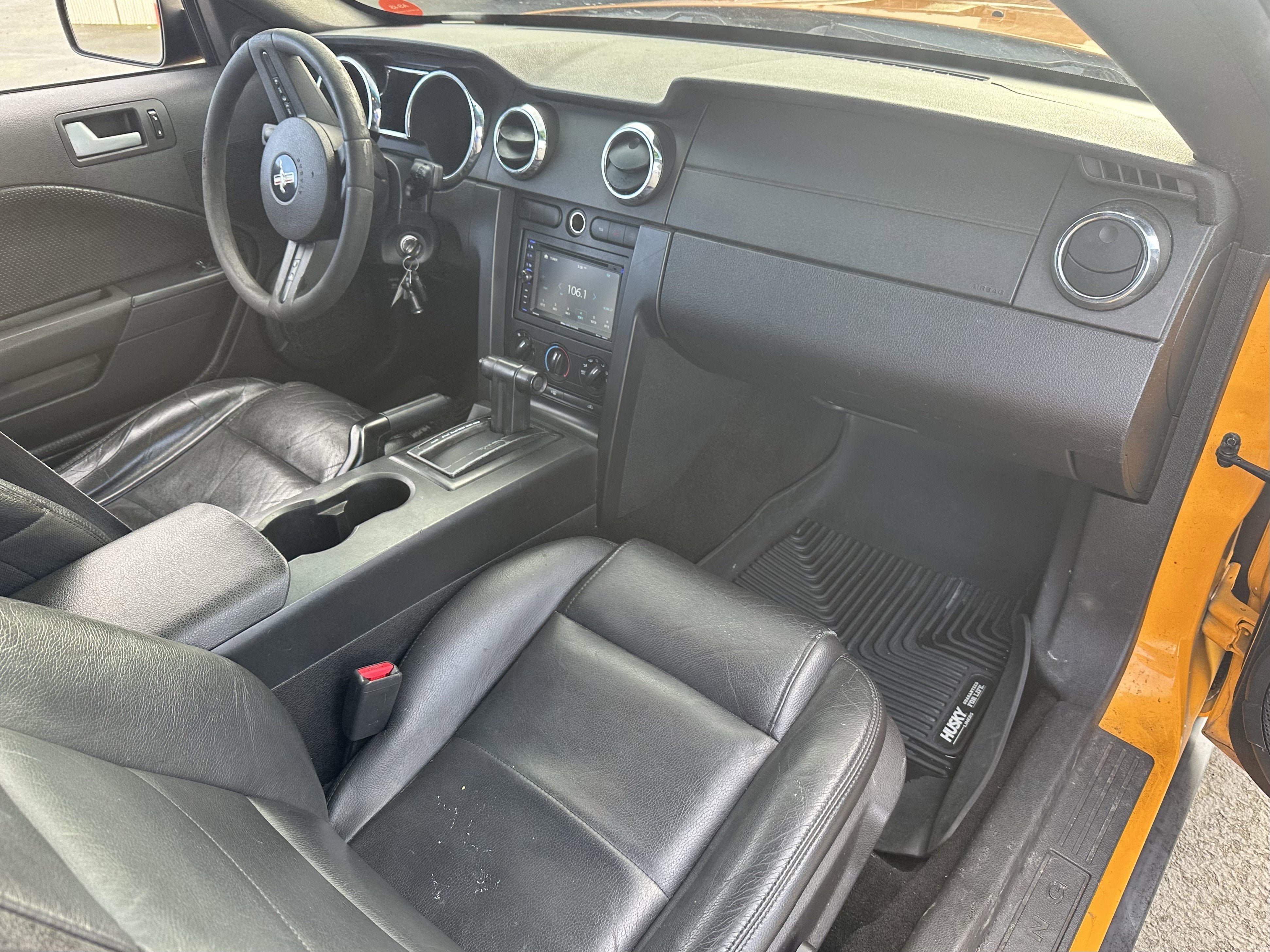 2007 Ford Mustang Deluxe