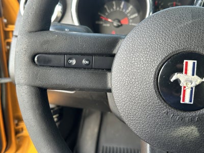 2007 Ford Mustang Deluxe