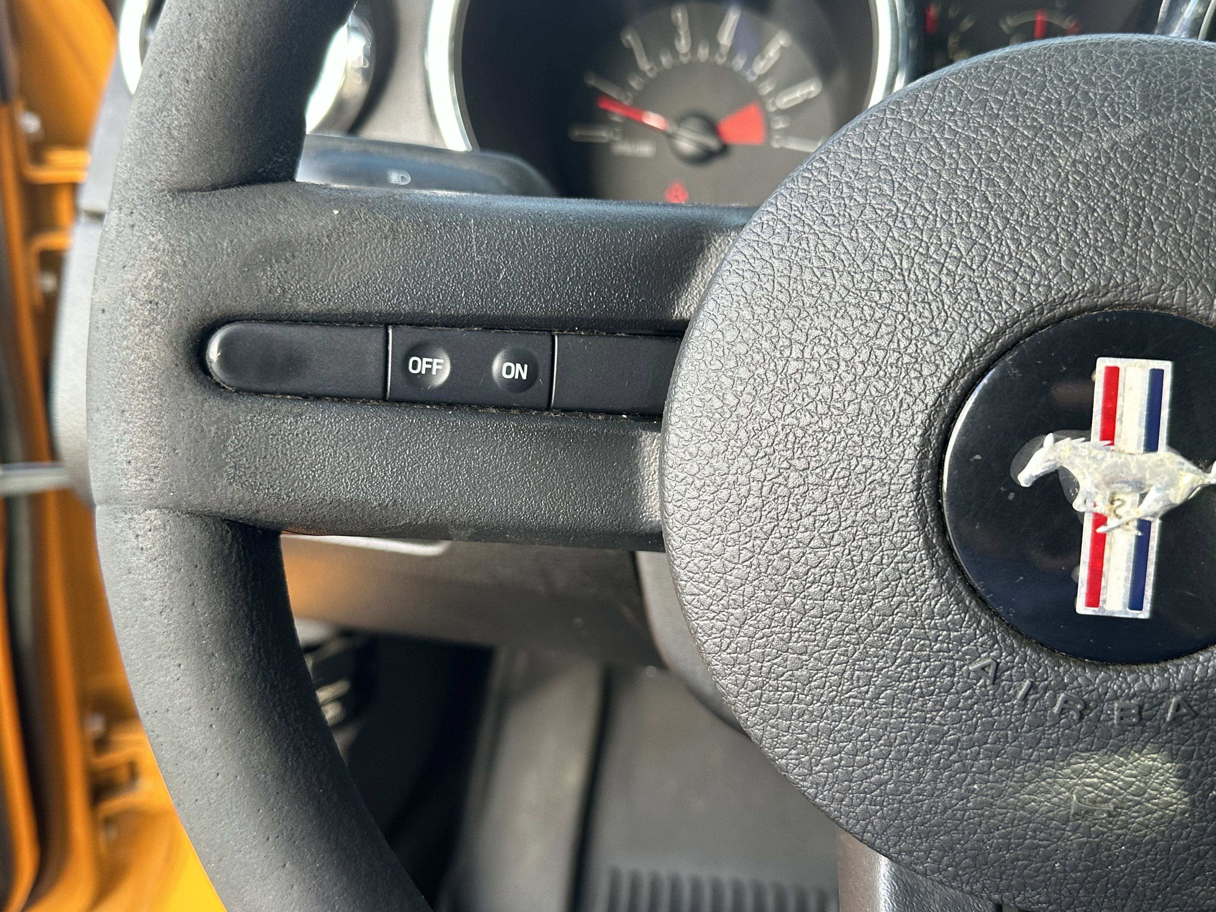 2007 Ford Mustang Deluxe