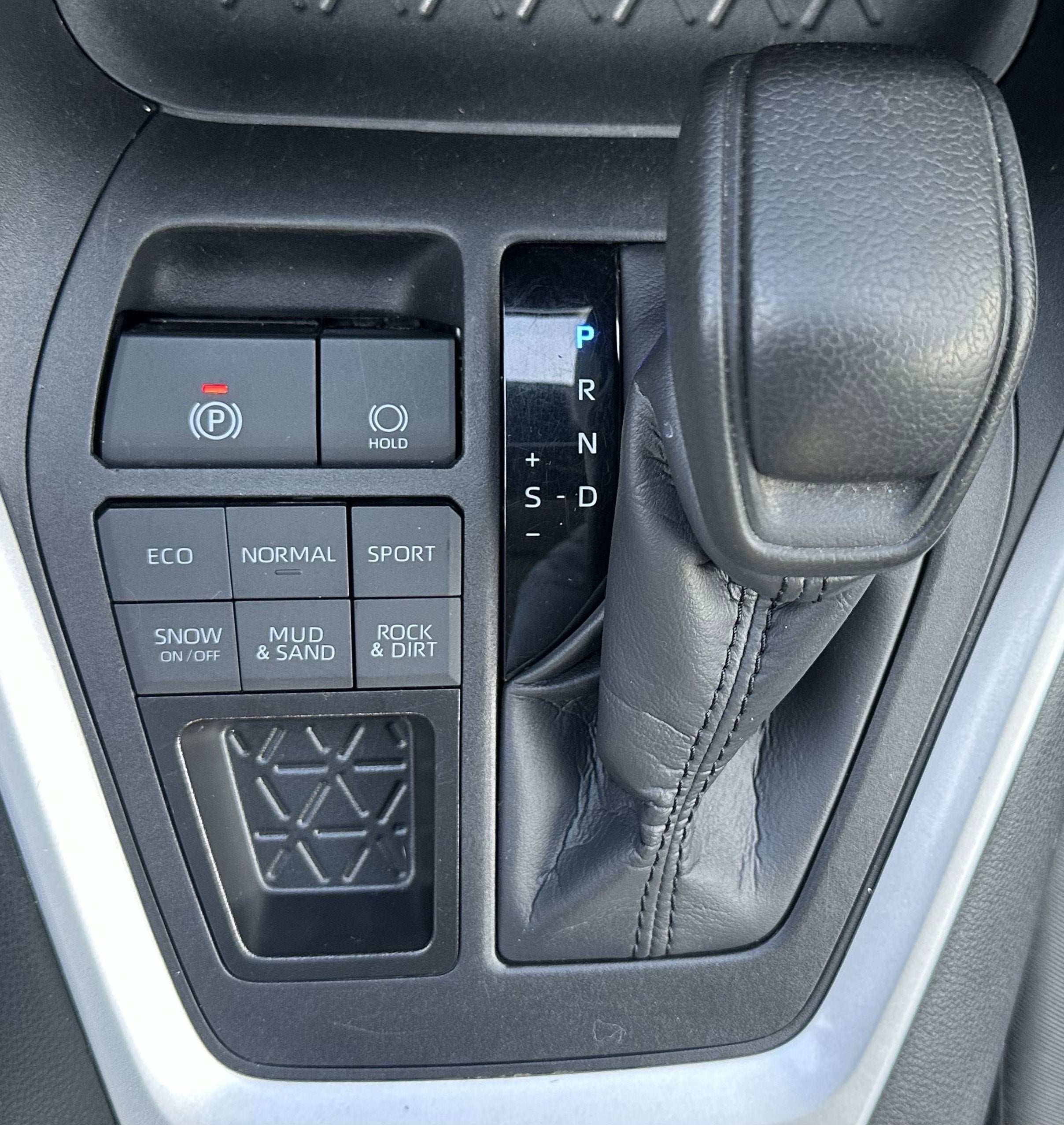 2024 Toyota RAV4 XLE AWD