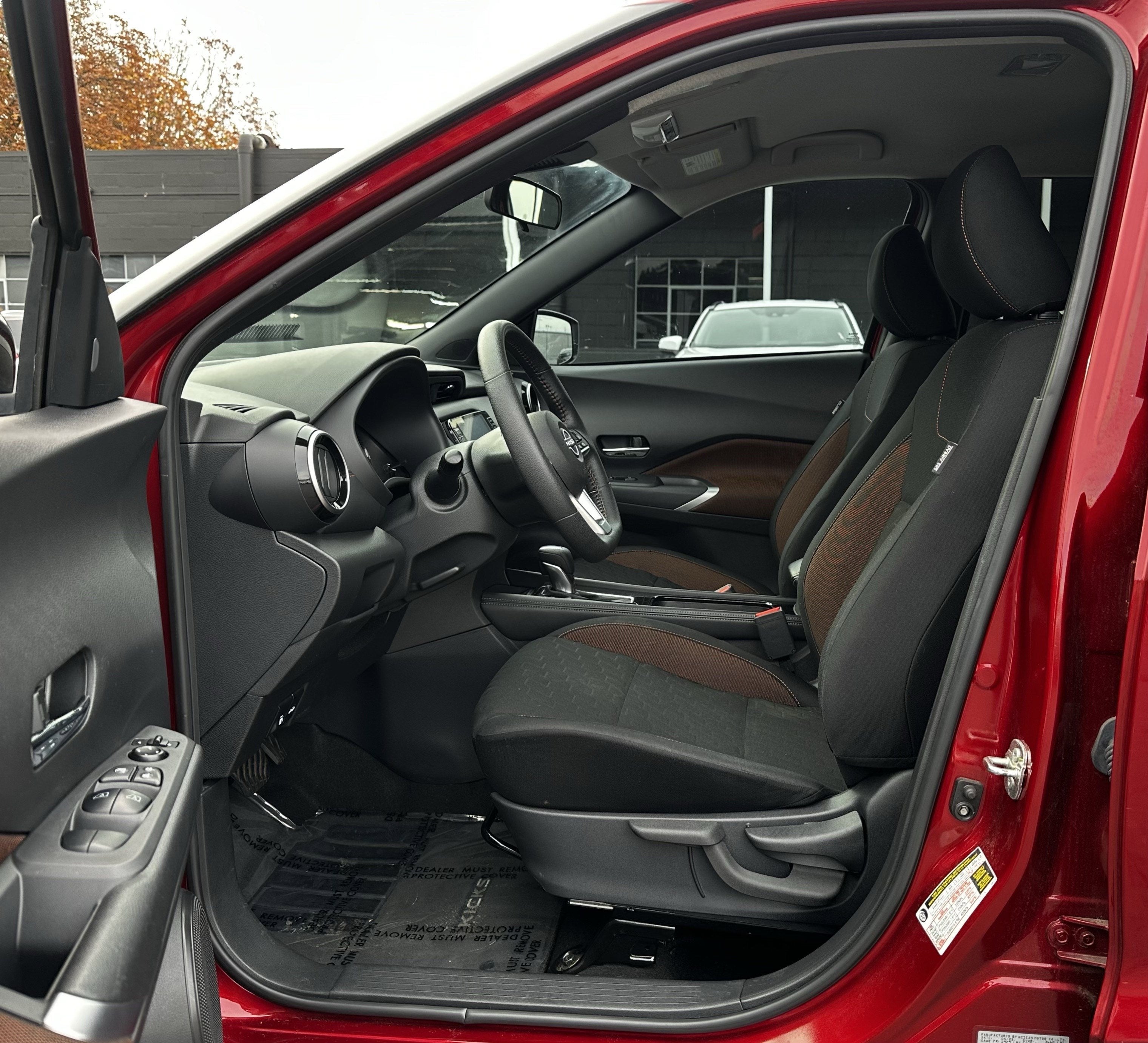 2023 Nissan Kicks SR