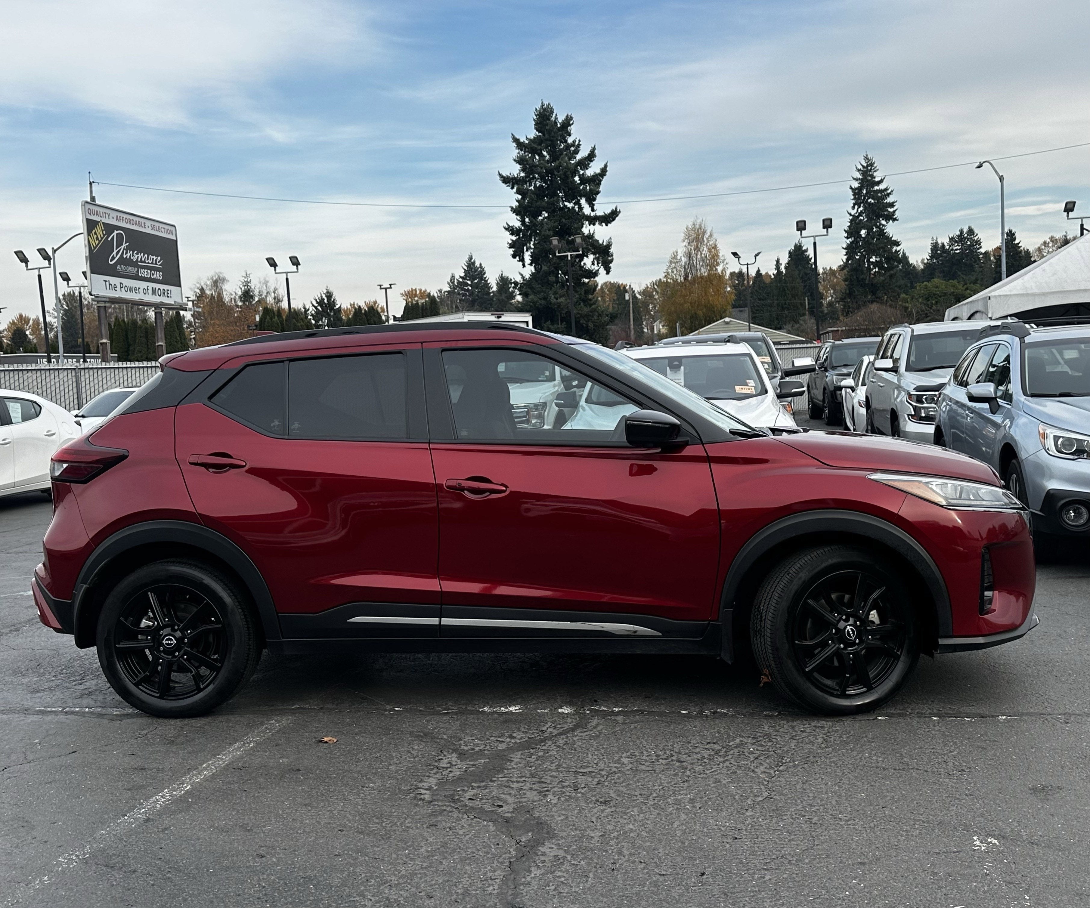 2023 Nissan Kicks SR
