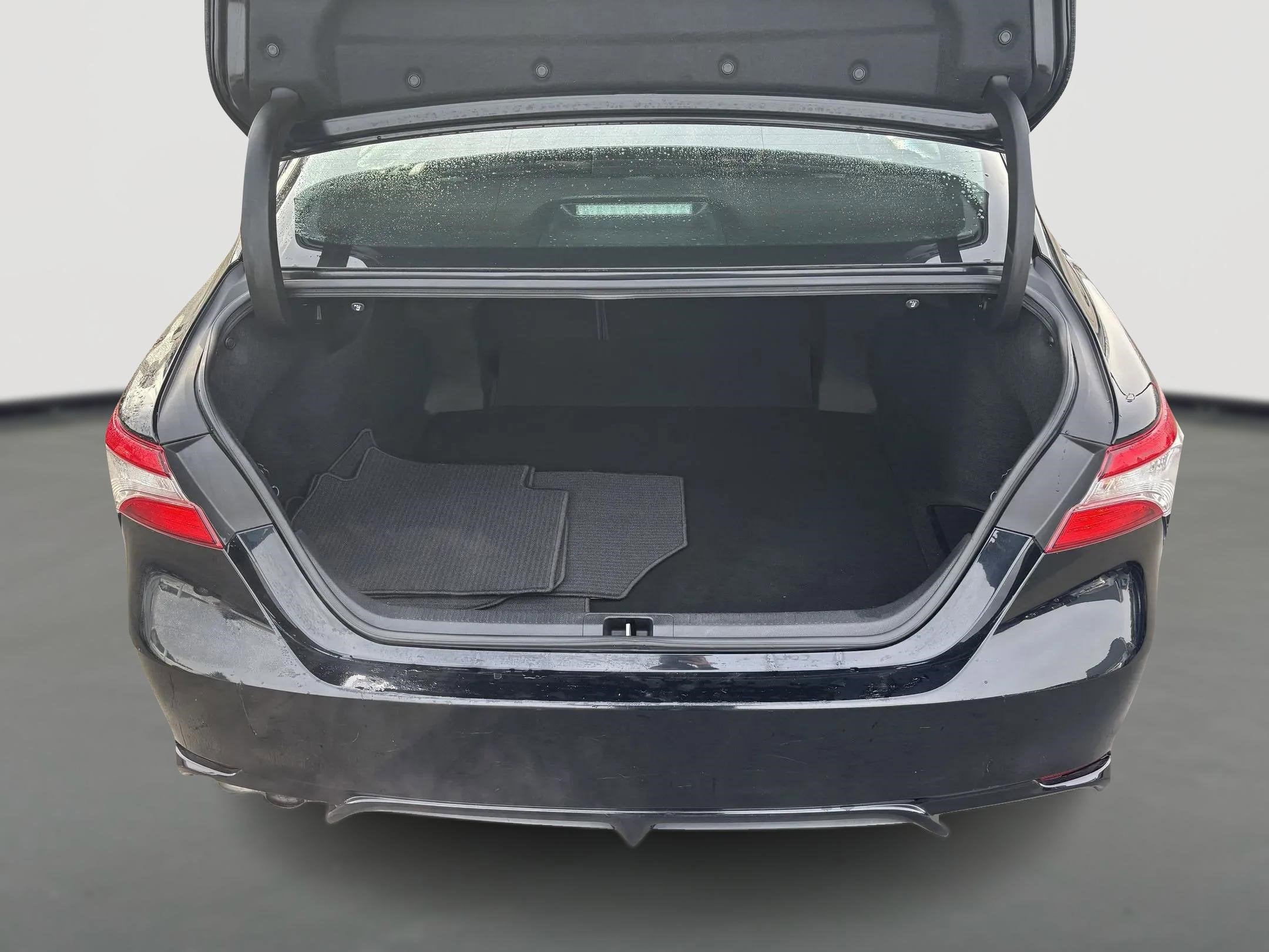 2018 Toyota Camry Hybrid SE