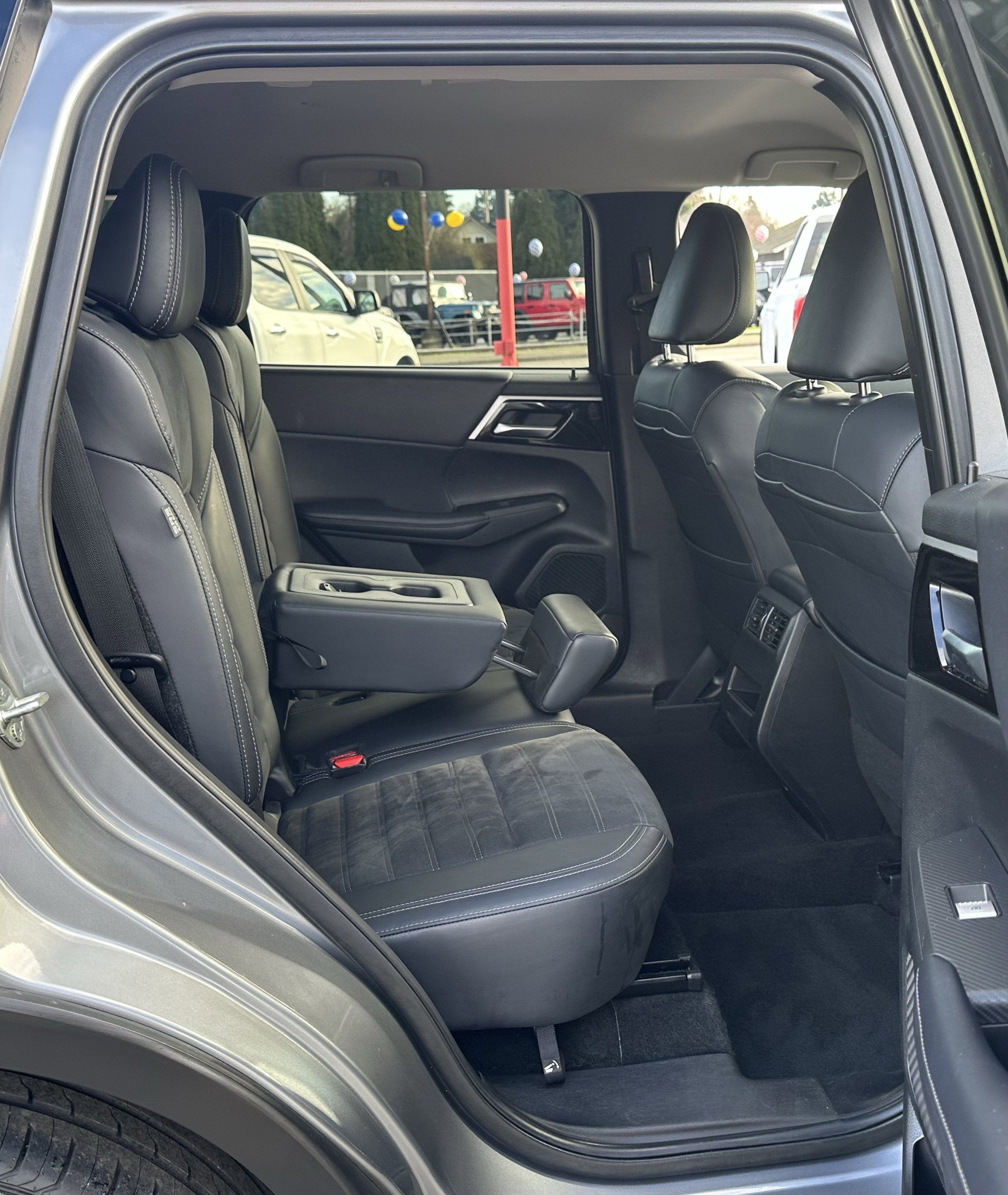 2024 Mitsubishi Outlander SE Black Edition