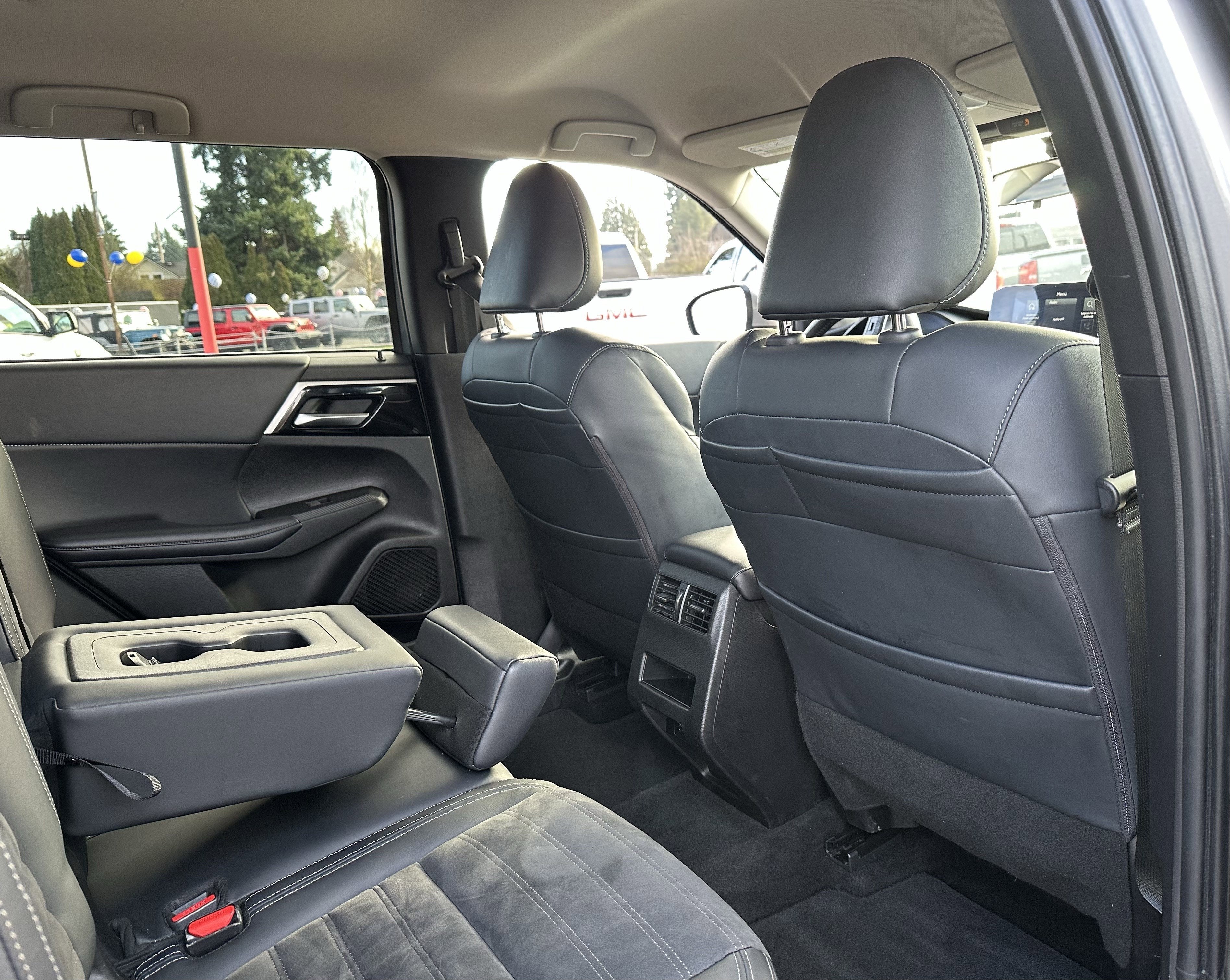 2024 Mitsubishi Outlander SE Black Edition