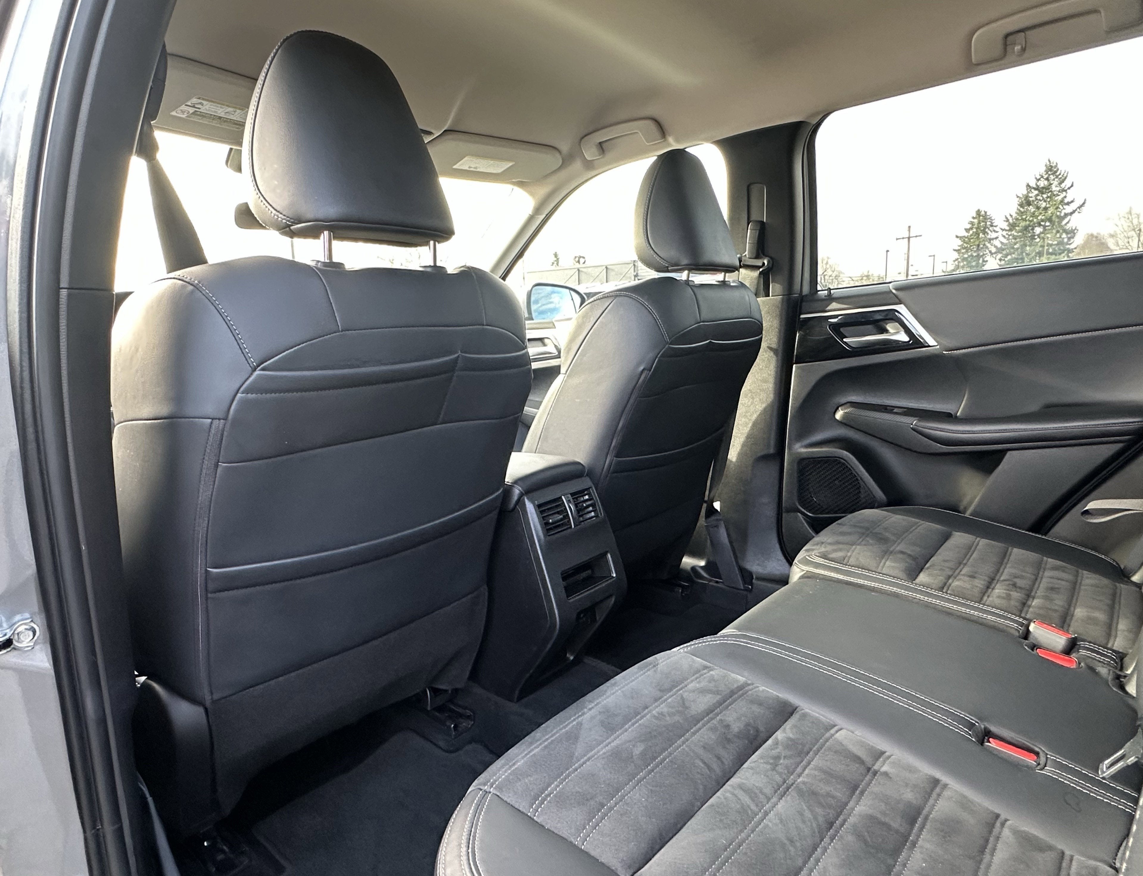 2024 Mitsubishi Outlander SE Black Edition