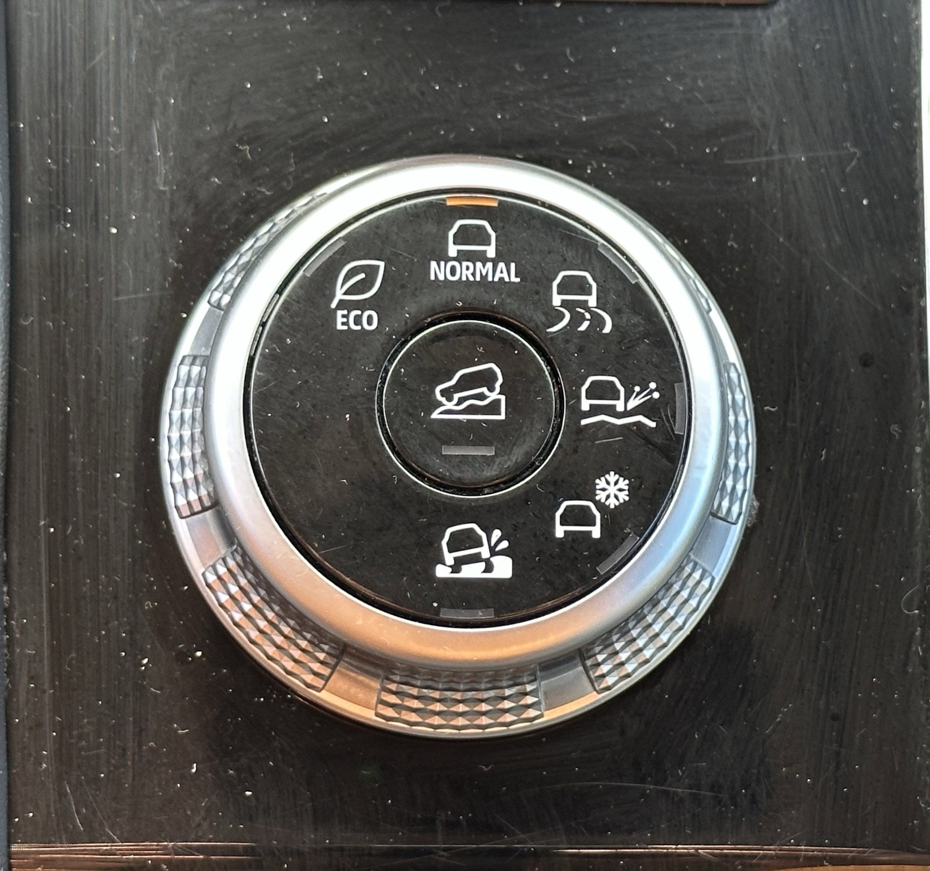 2024 Mitsubishi Outlander SE Black Edition