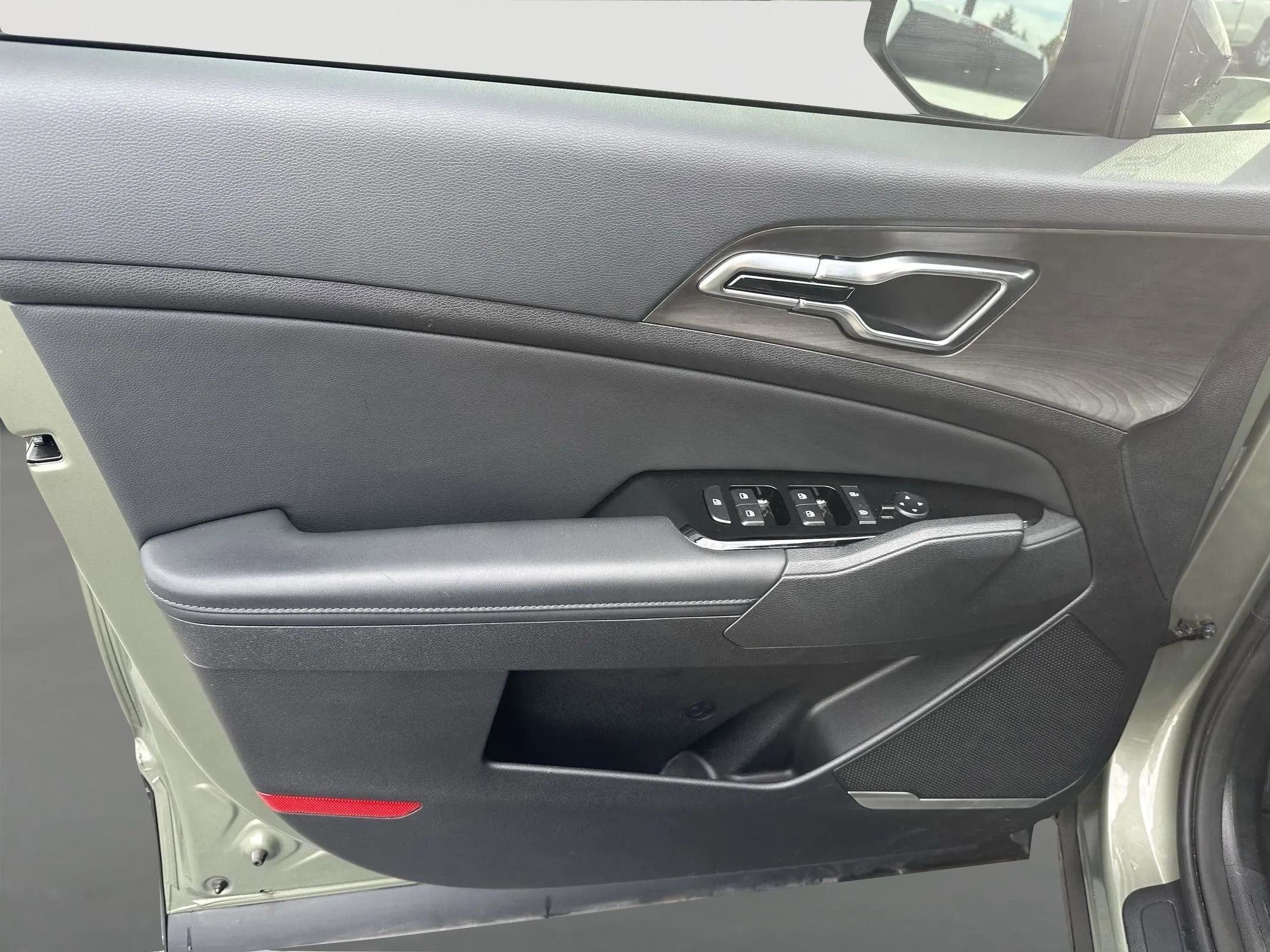 2025 Kia Sportage Plug-In Hybrid X-Line