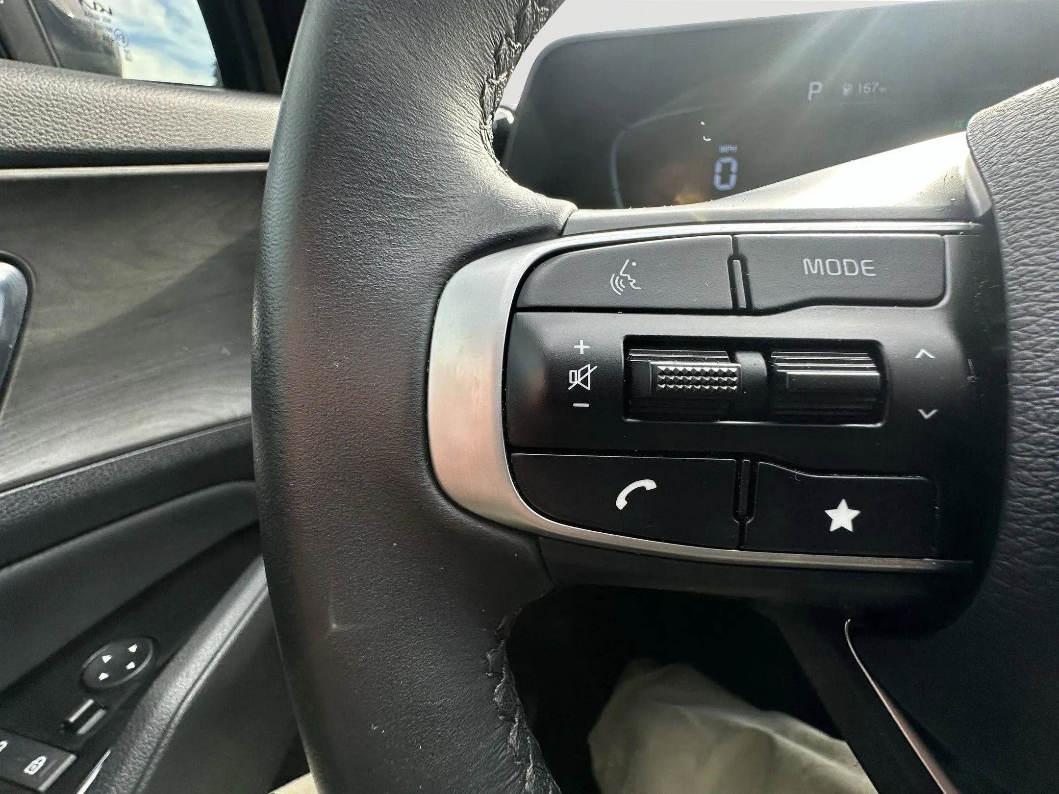 2025 Kia Sportage Plug-In Hybrid X-Line