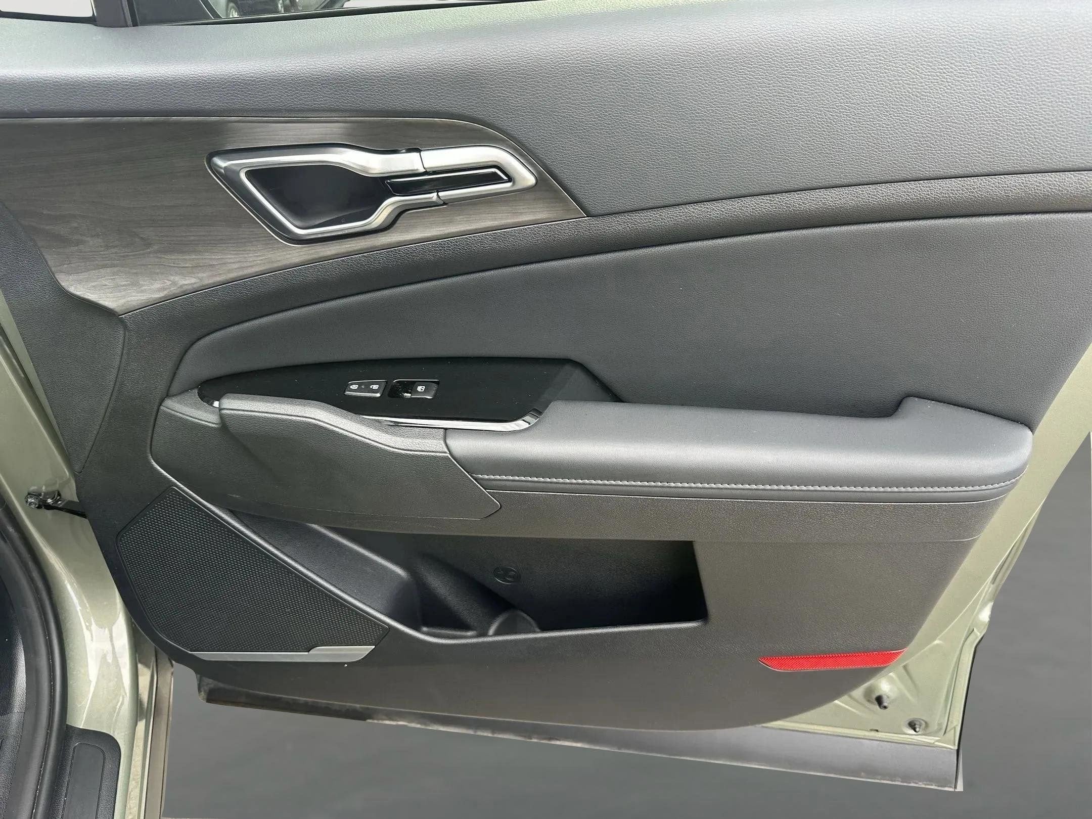 2025 Kia Sportage Plug-In Hybrid X-Line