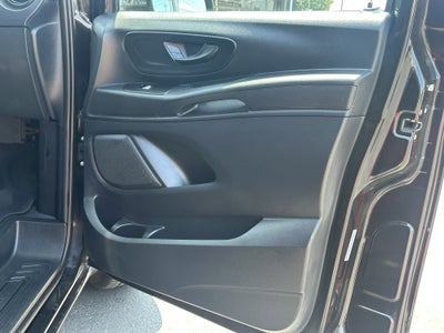 2018 Mercedes-Benz Metris Passenger Van Standard Roof 126