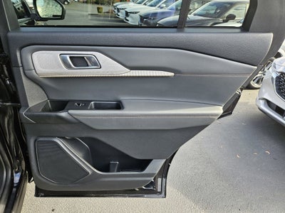 2025 Ford Explorer Active 4WD