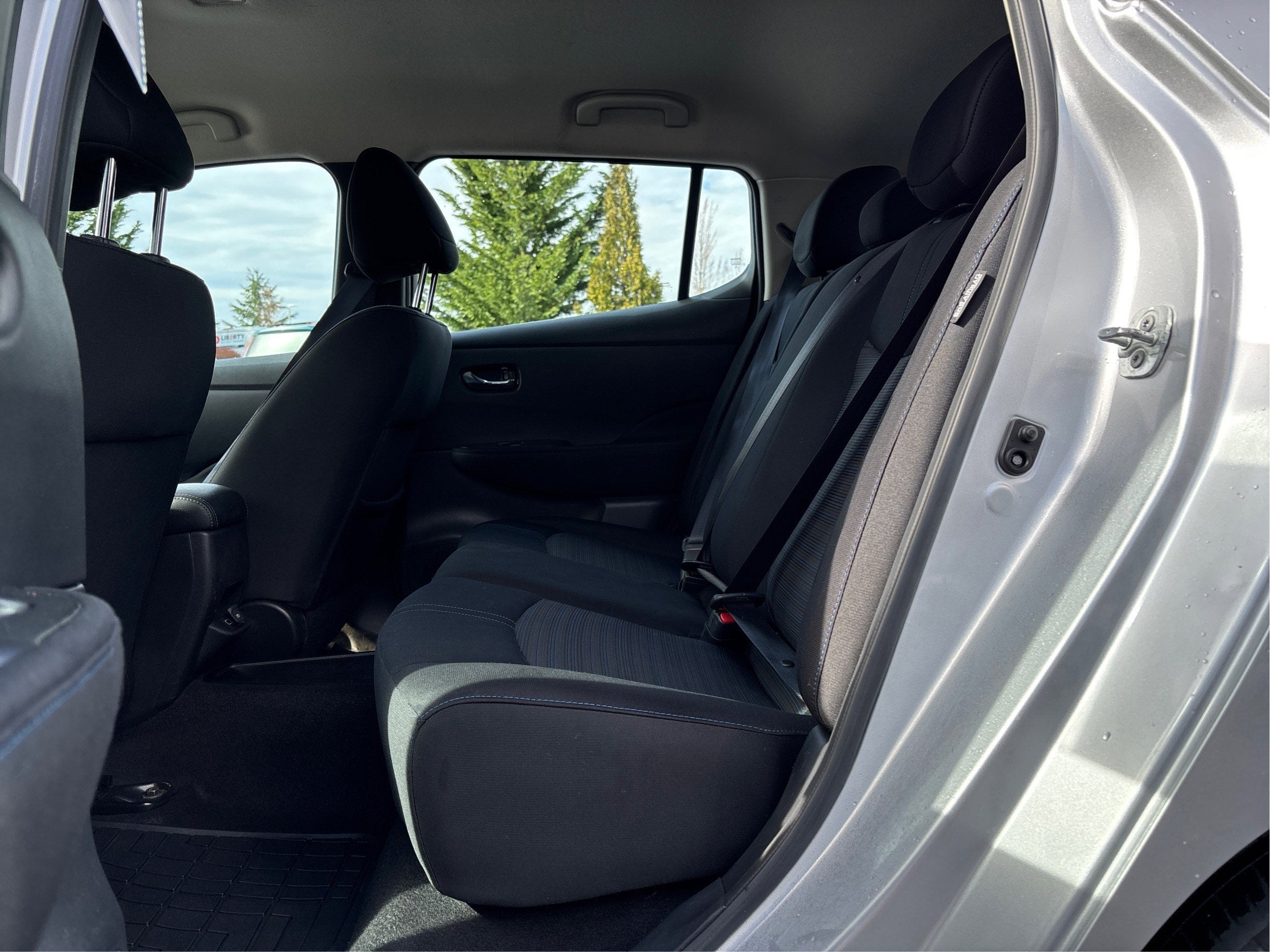 2022 Nissan LEAF S PLUS