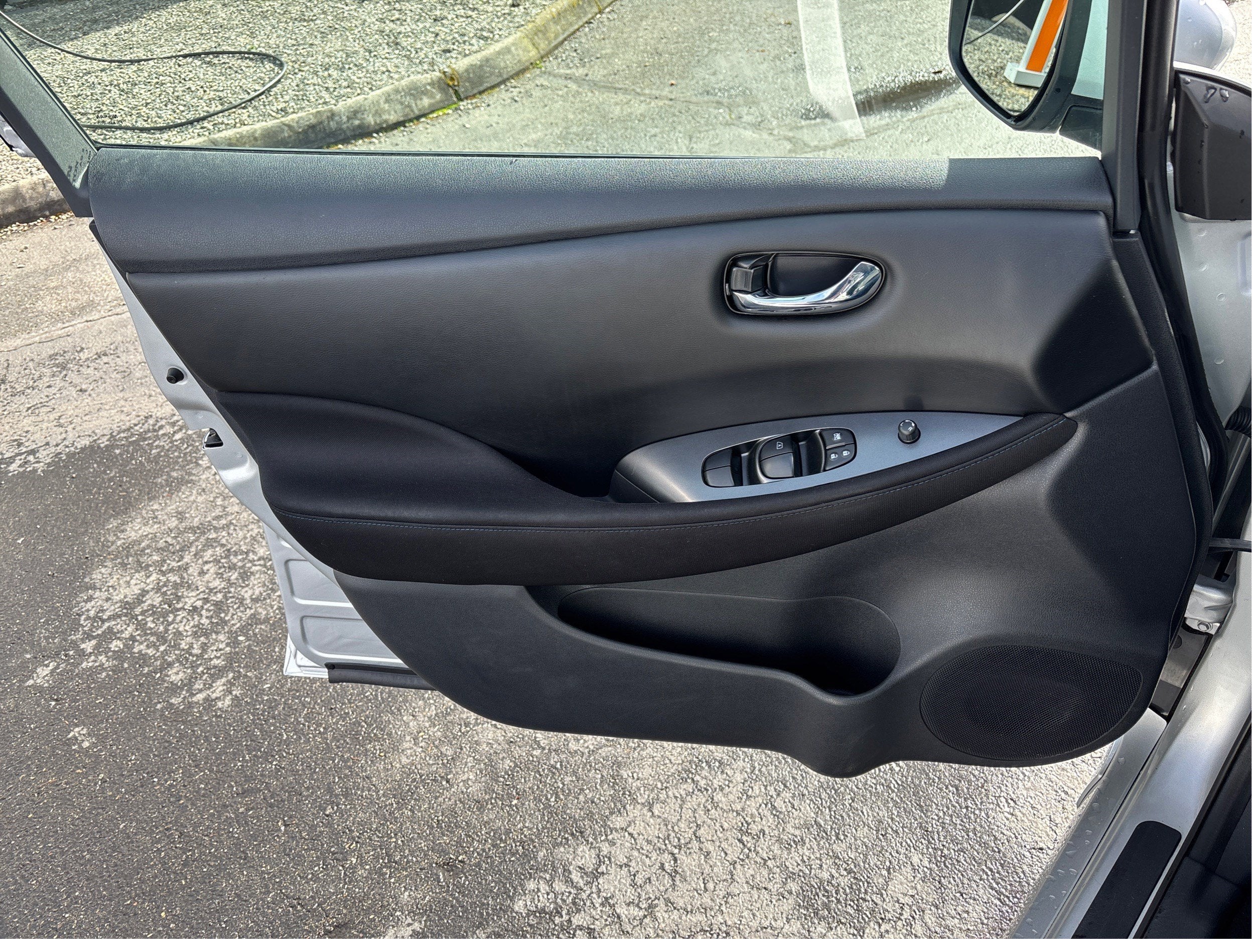 2022 Nissan LEAF S PLUS